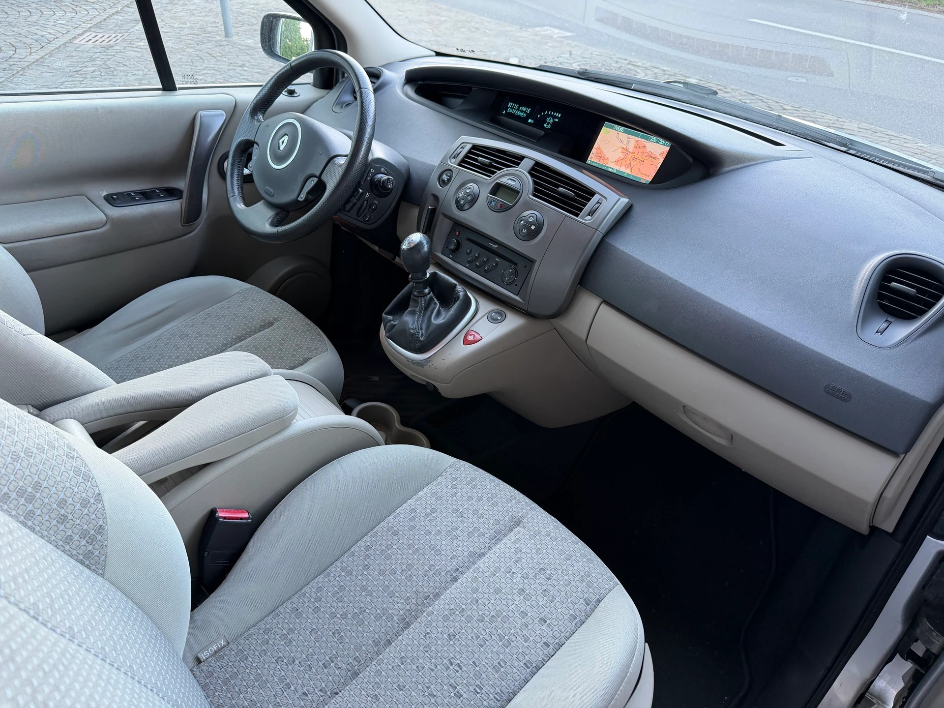 RENAULT Scénic 2.0 16V Dynamique / Ab MFK / Service gepflegt/ 8 Fach / Navi / Klima / Tempomat / Anhängerkupplung-image-9