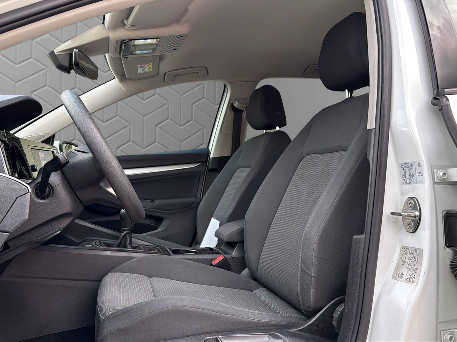 VW Golf 1.0 TSI Value-image-10