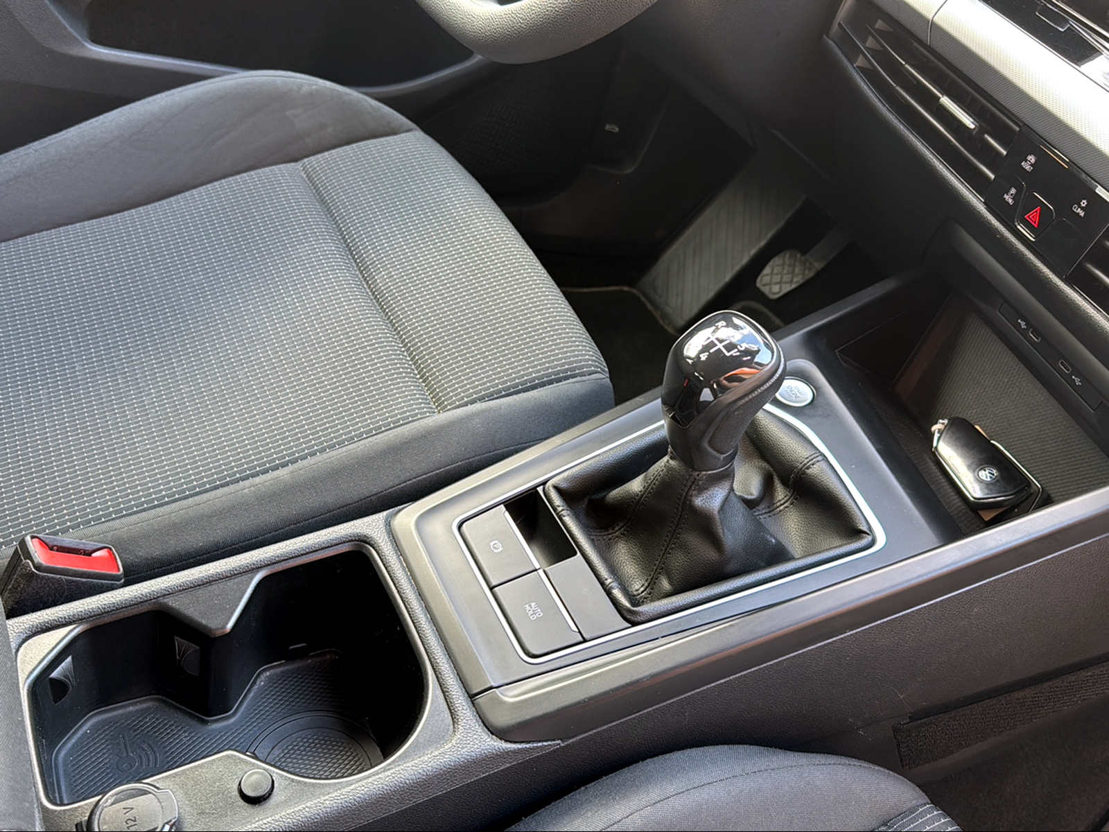 VW Golf 1.0 TSI Value-image-14