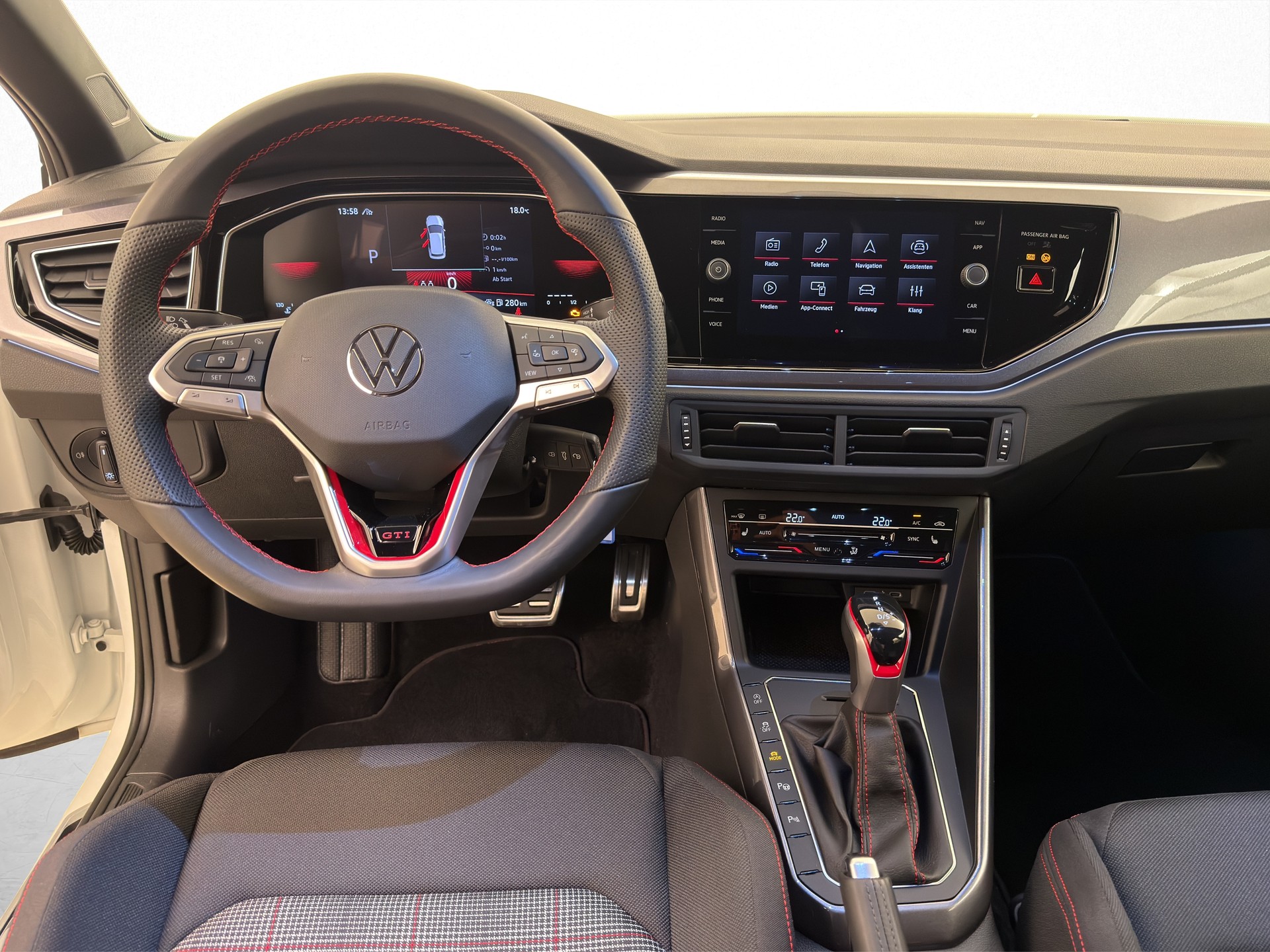 VW Polo 2.0 TSI GTI DSG-image-9