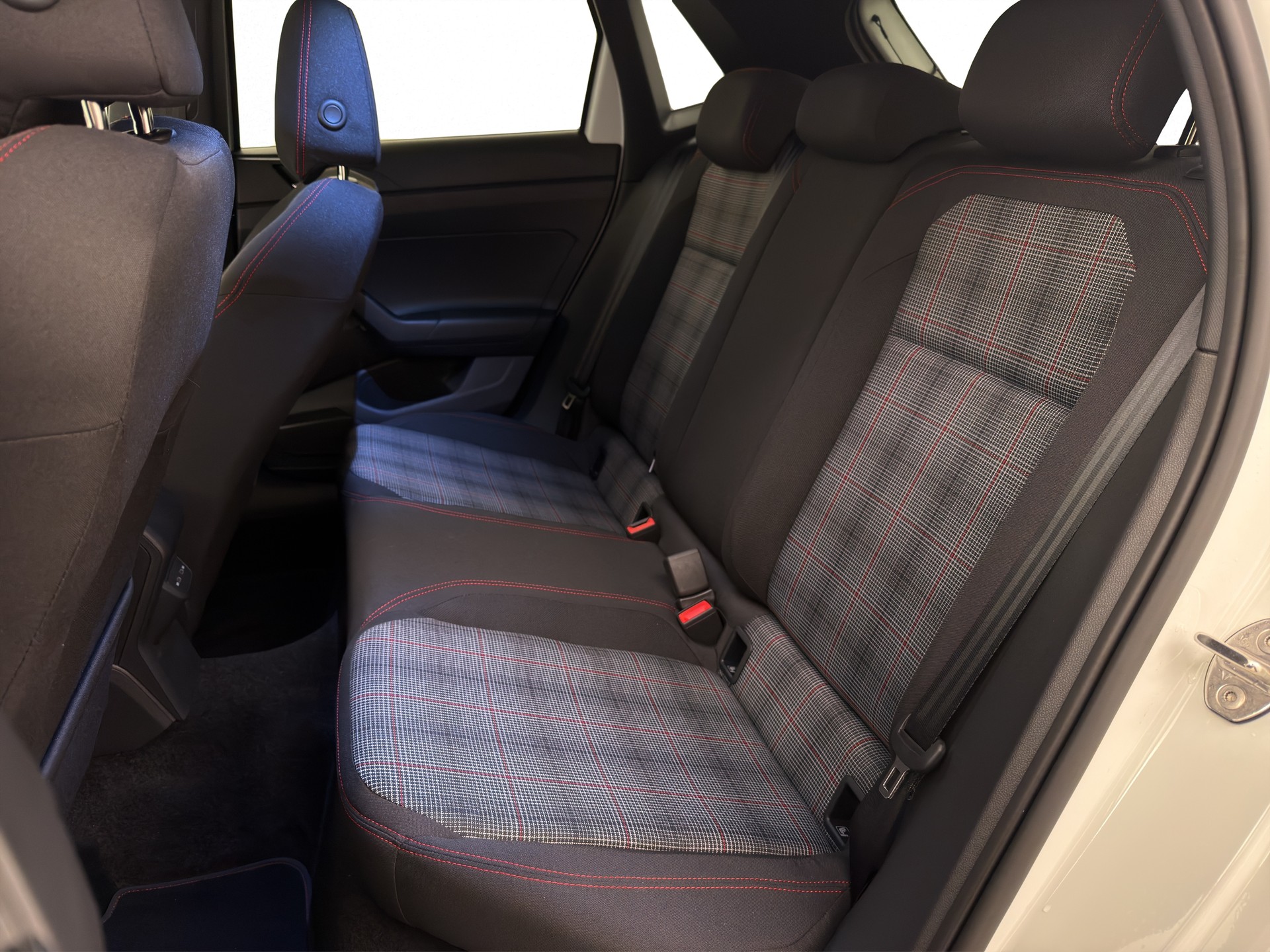 VW Polo 2.0 TSI GTI DSG-image-12