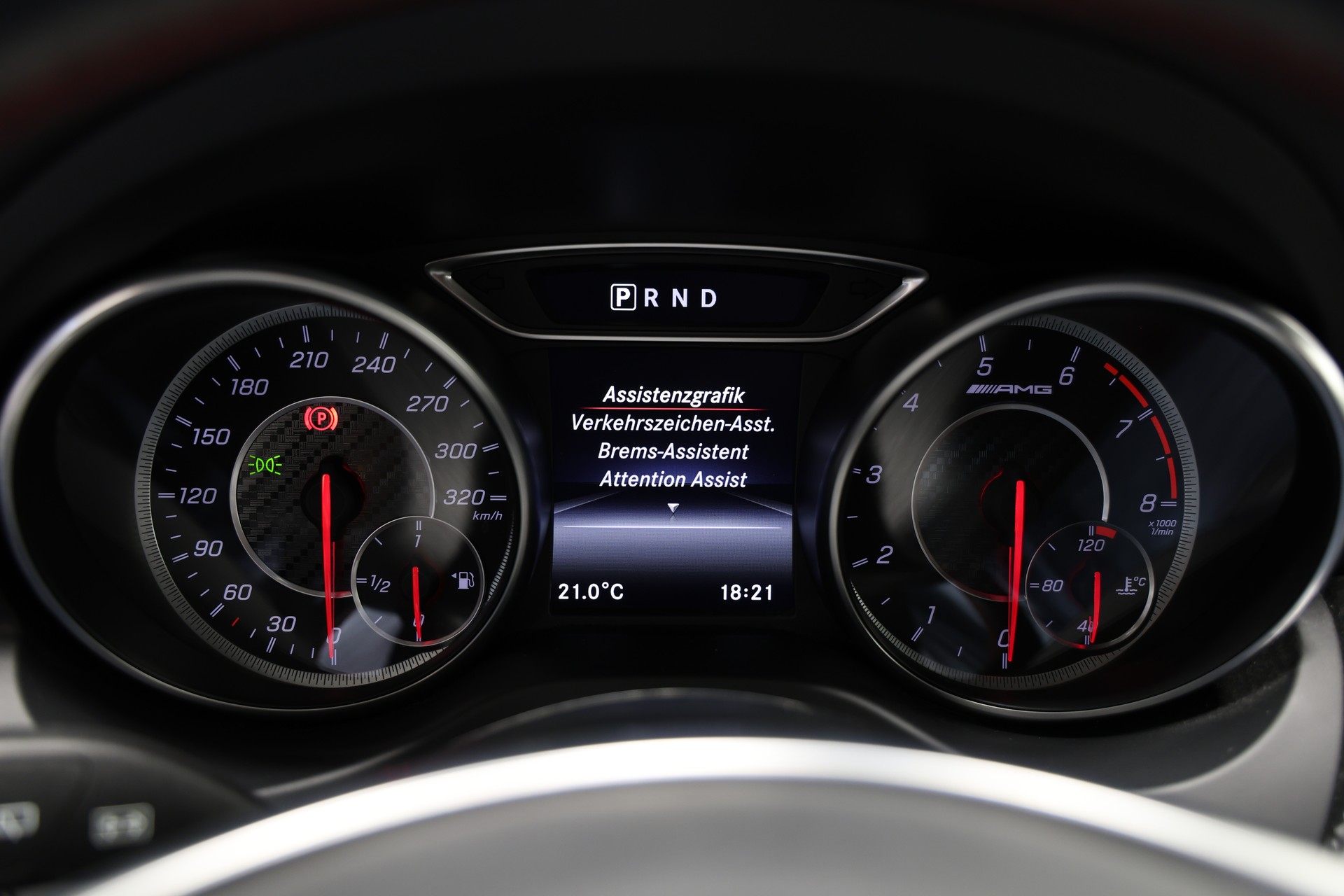 MERCEDES-BENZ A 45 AMG 4Matic Speedshift 7G-DCT *Facelift*CH-Fahrzeug*-image-23