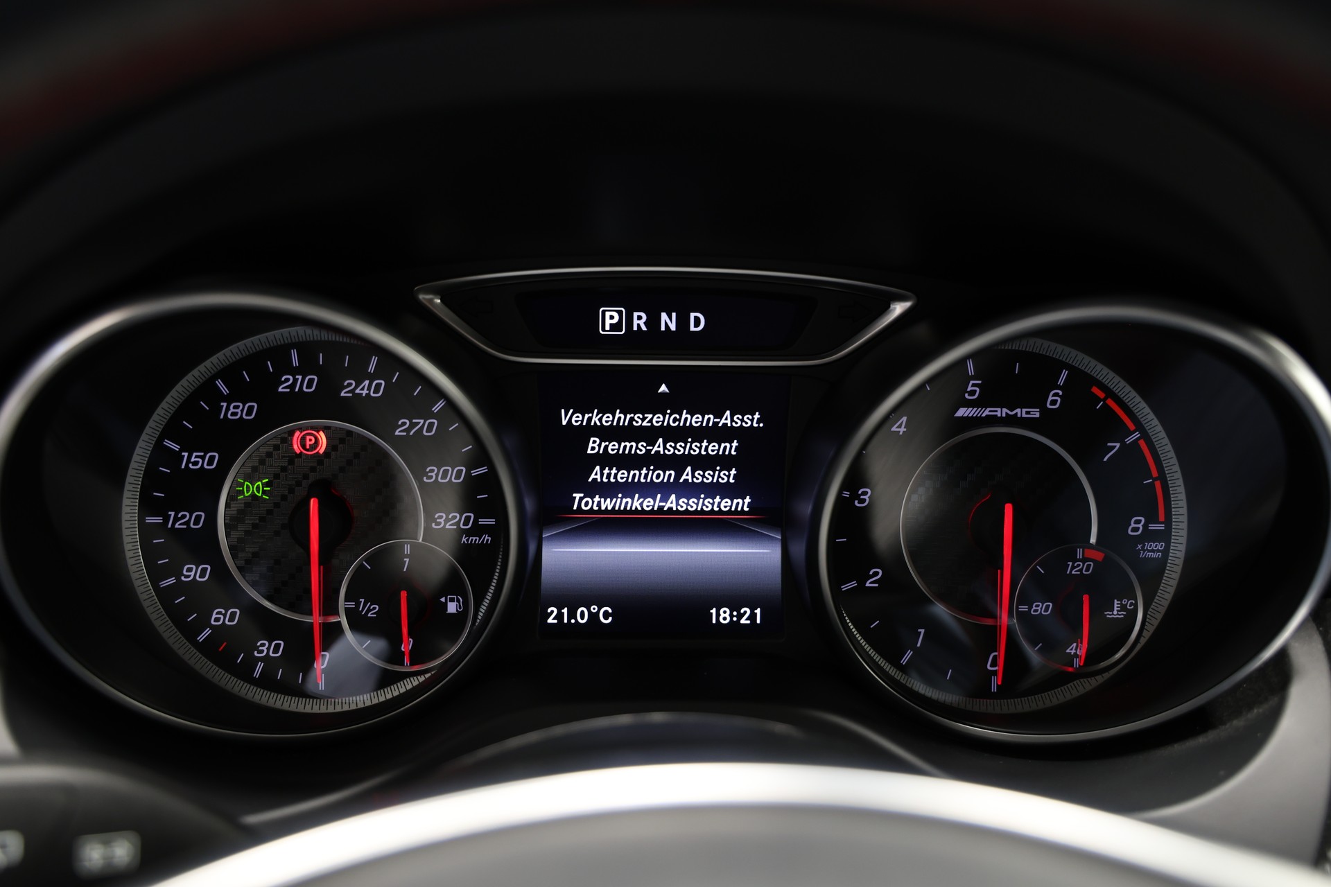 MERCEDES-BENZ A 45 AMG 4Matic Speedshift 7G-DCT *Facelift*CH-Fahrzeug*-image-24