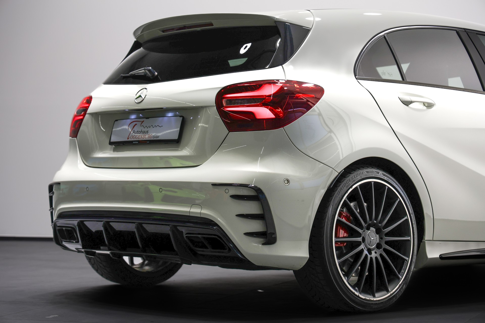 MERCEDES-BENZ A 45 AMG 4Matic Speedshift 7G-DCT *Facelift*CH-Fahrzeug*-image-9