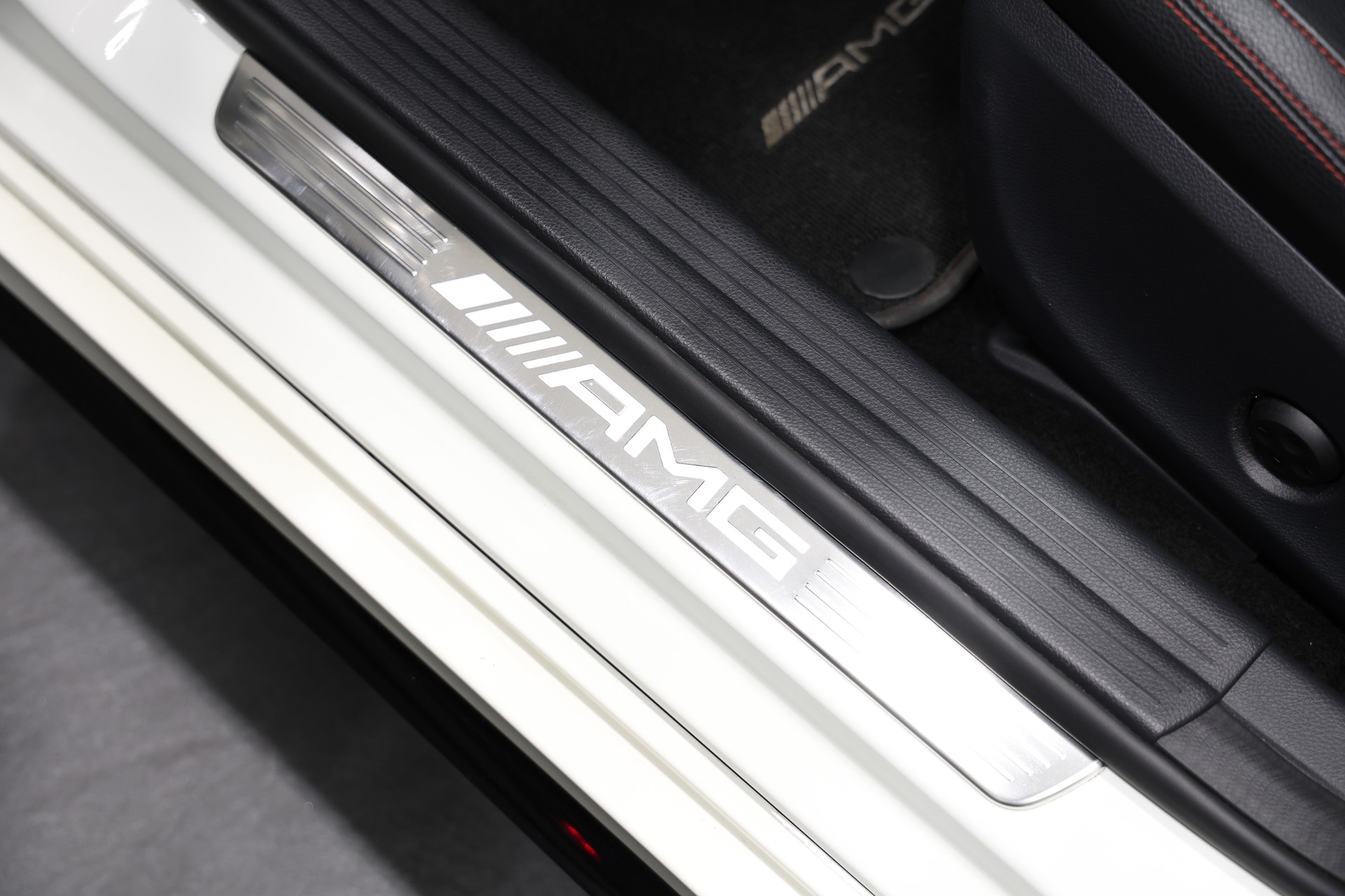 MERCEDES-BENZ A 45 AMG 4Matic Speedshift 7G-DCT *Facelift*CH-Fahrzeug*-image-16