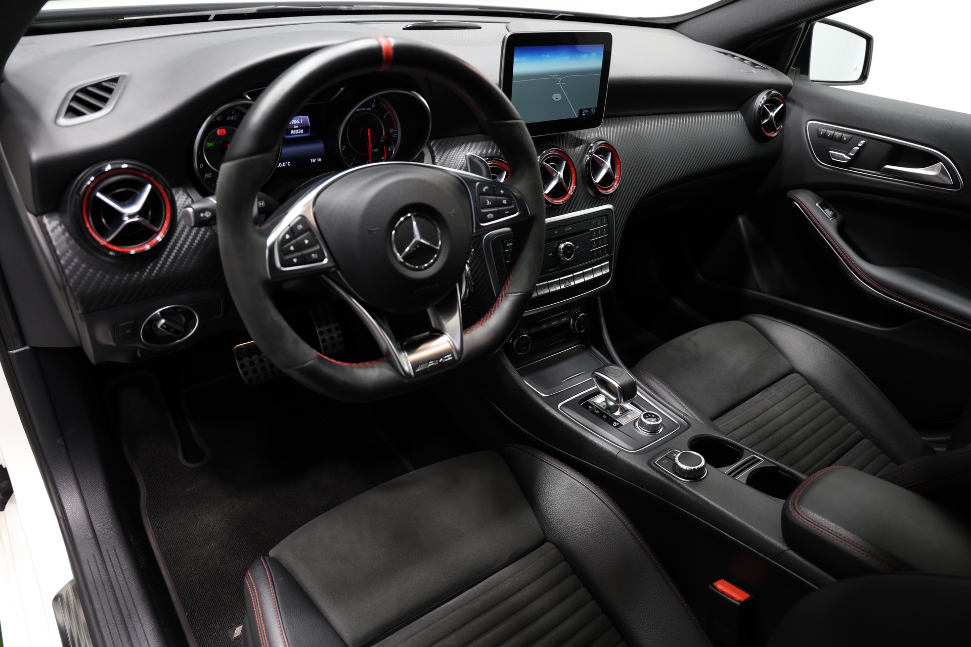 MERCEDES-BENZ A 45 AMG 4Matic Speedshift 7G-DCT *Facelift*CH-Fahrzeug*-image-12