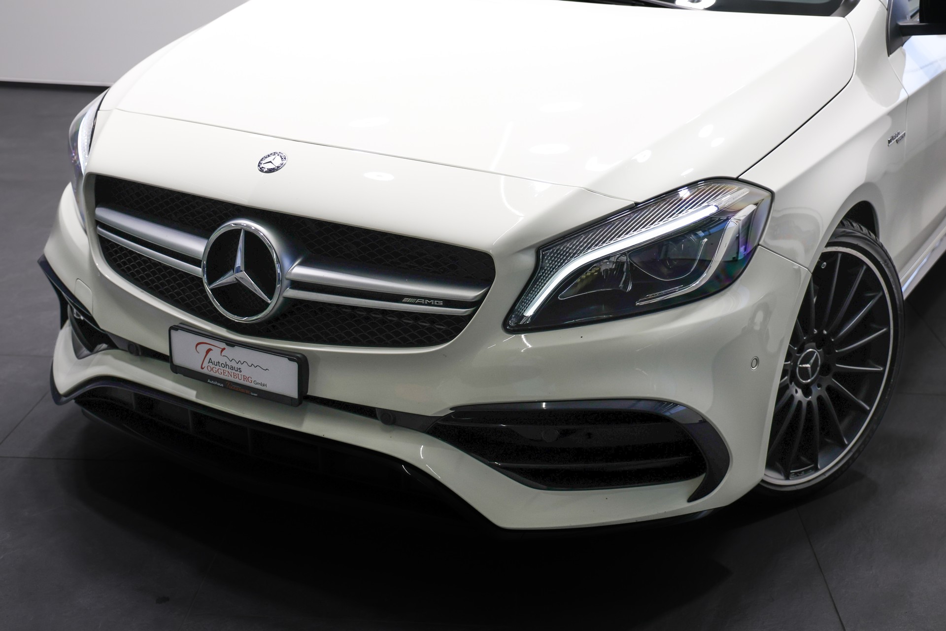 MERCEDES-BENZ A 45 AMG 4Matic Speedshift 7G-DCT *Facelift*CH-Fahrzeug*-image-10
