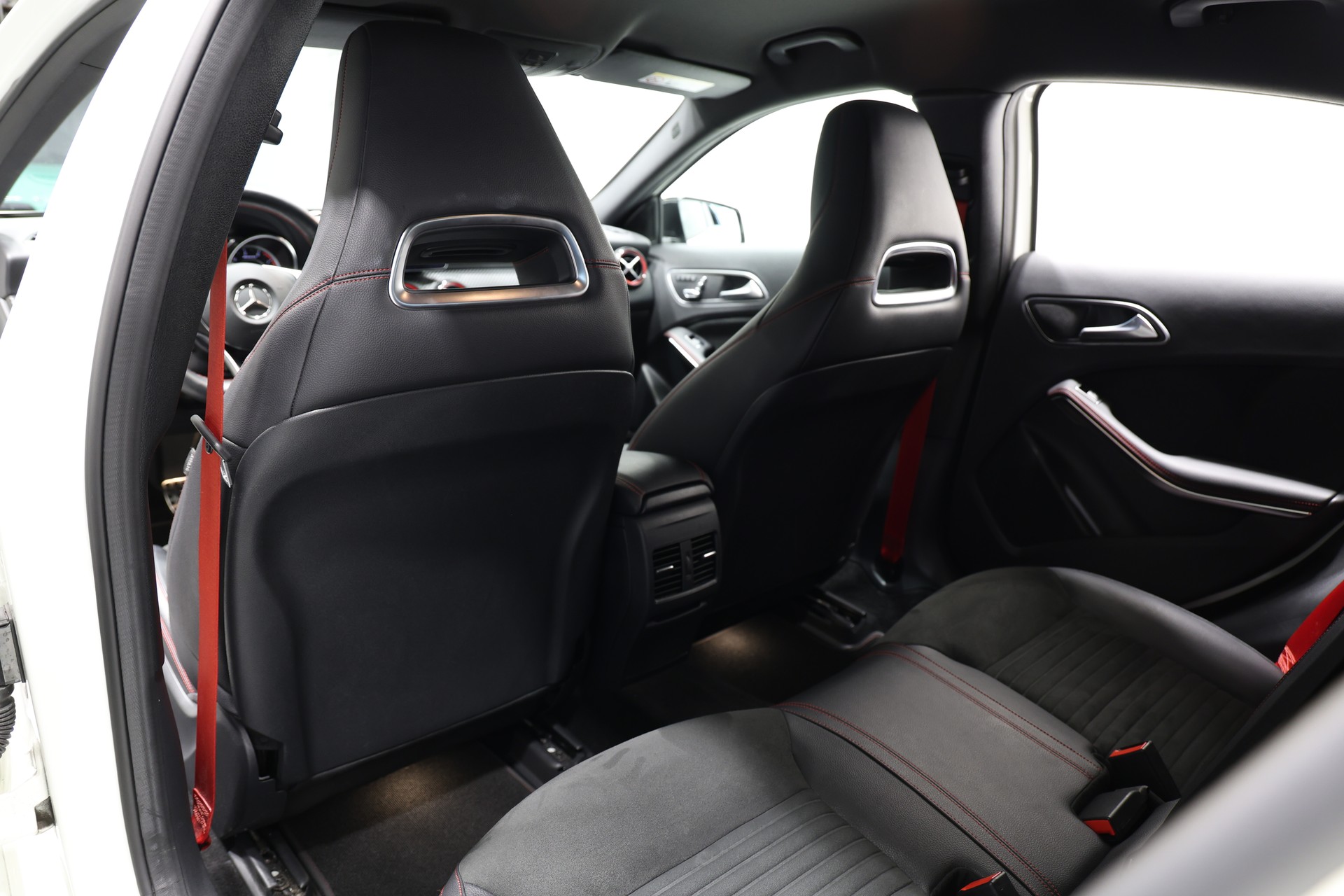 MERCEDES-BENZ A 45 AMG 4Matic Speedshift 7G-DCT *Facelift*CH-Fahrzeug*-image-15