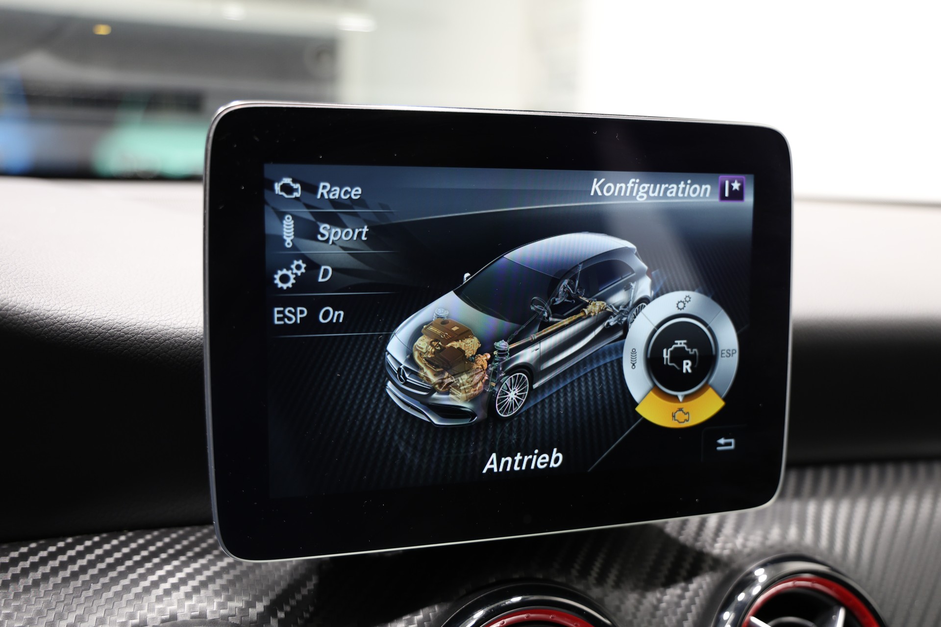 MERCEDES-BENZ A 45 AMG 4Matic Speedshift 7G-DCT *Facelift*CH-Fahrzeug*-image-28