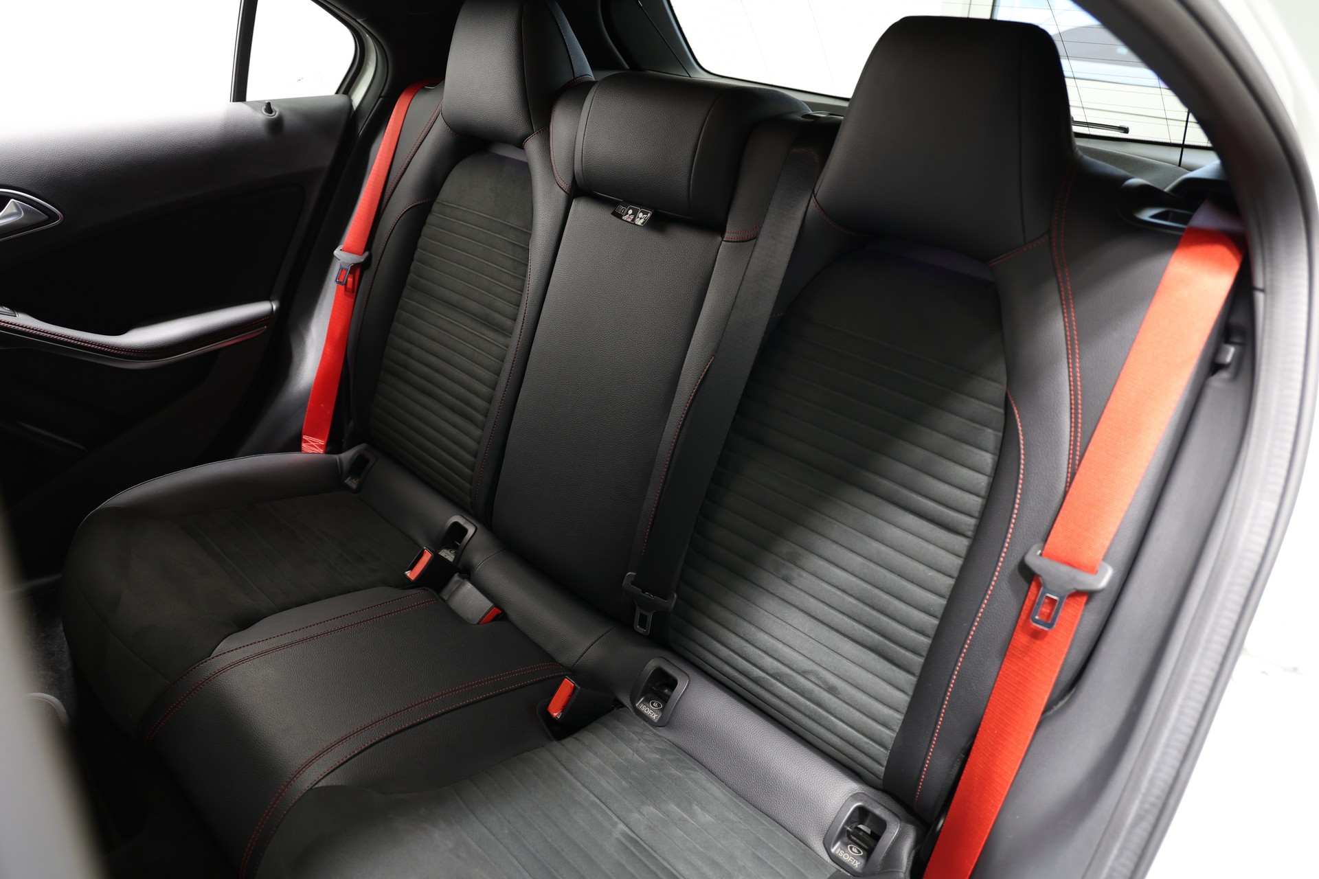 MERCEDES-BENZ A 45 AMG 4Matic Speedshift 7G-DCT *Facelift*CH-Fahrzeug*-image-14