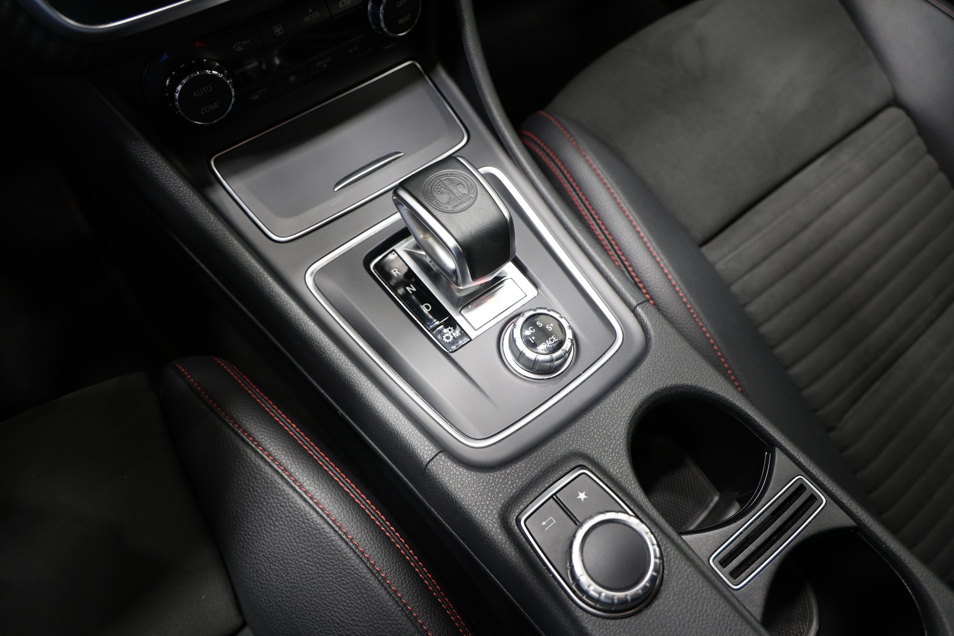 MERCEDES-BENZ A 45 AMG 4Matic Speedshift 7G-DCT *Facelift*CH-Fahrzeug*-image-21