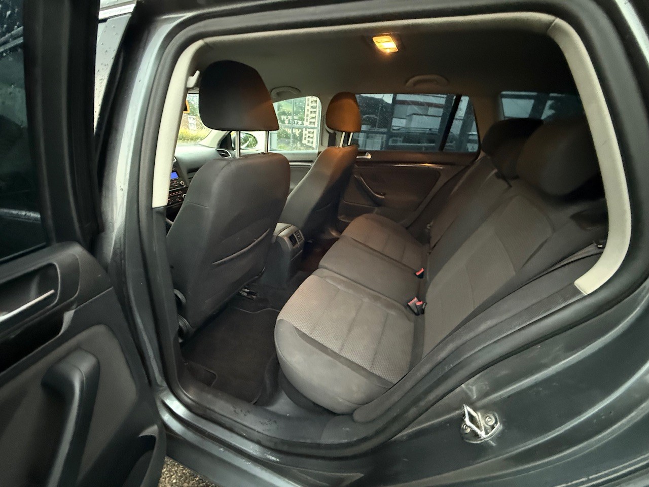 VW Golf Variant 1.4 TSI Comfortline DSG-image-11