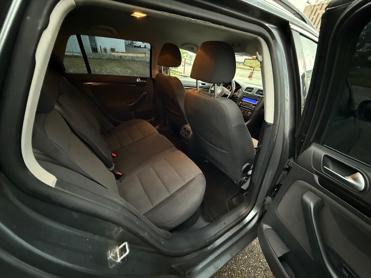 VW Golf Variant 1.4 TSI Comfortline DSG-image-8