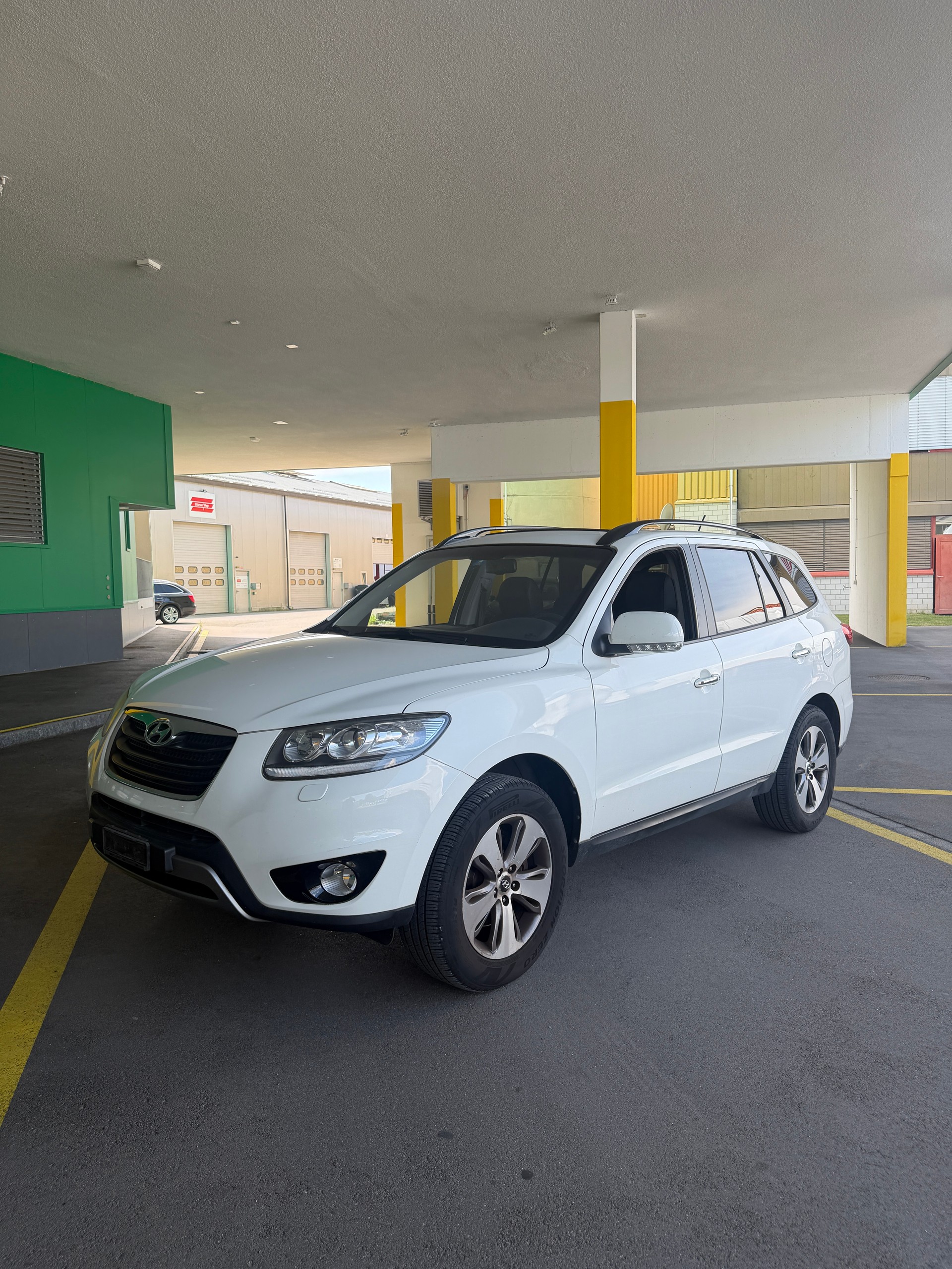 HYUNDAI Santa Fe 2.2 CRDI Premium 4WD Automatic-image-2