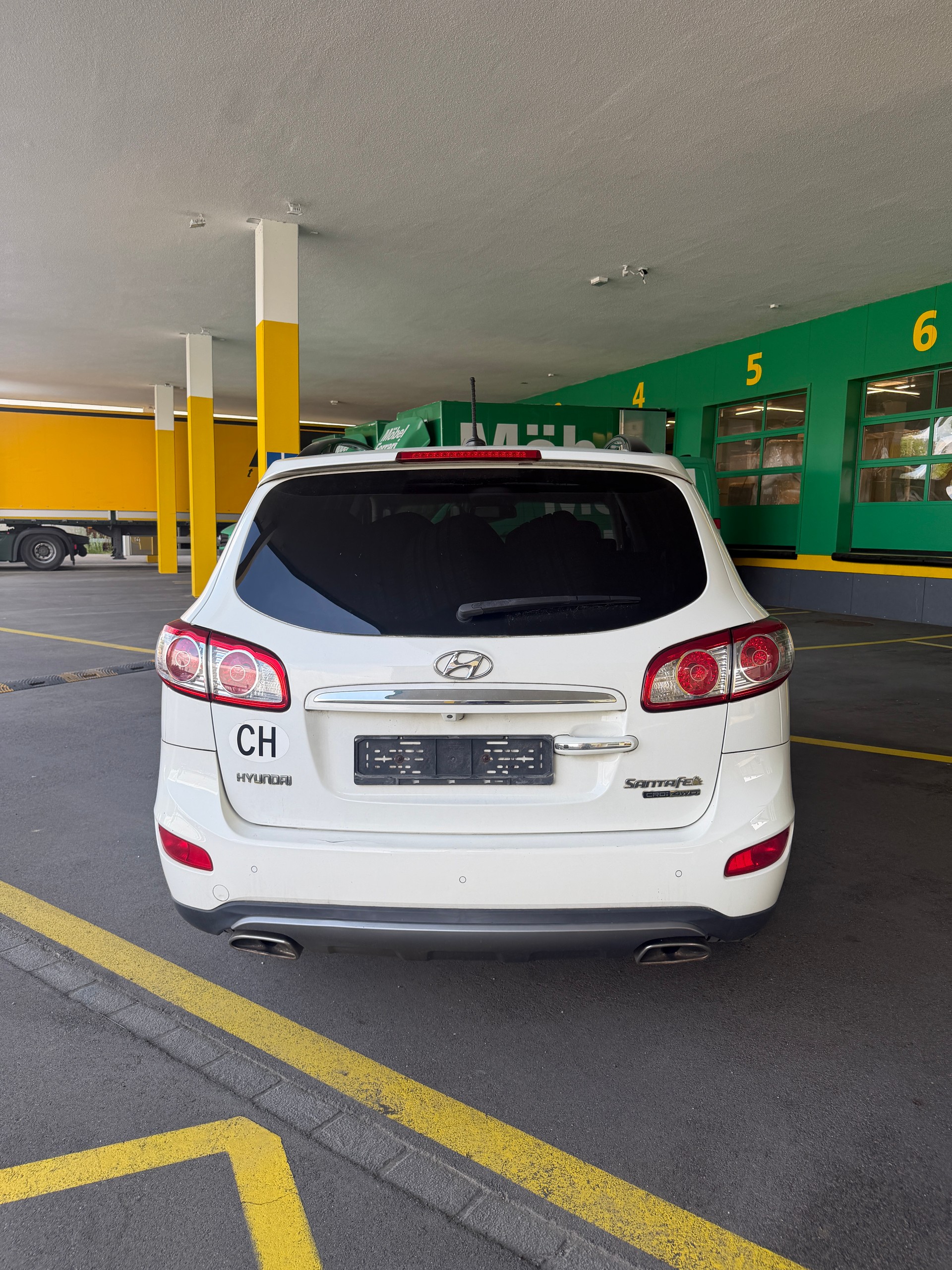 HYUNDAI Santa Fe 2.2 CRDI Premium 4WD Automatic-image-5