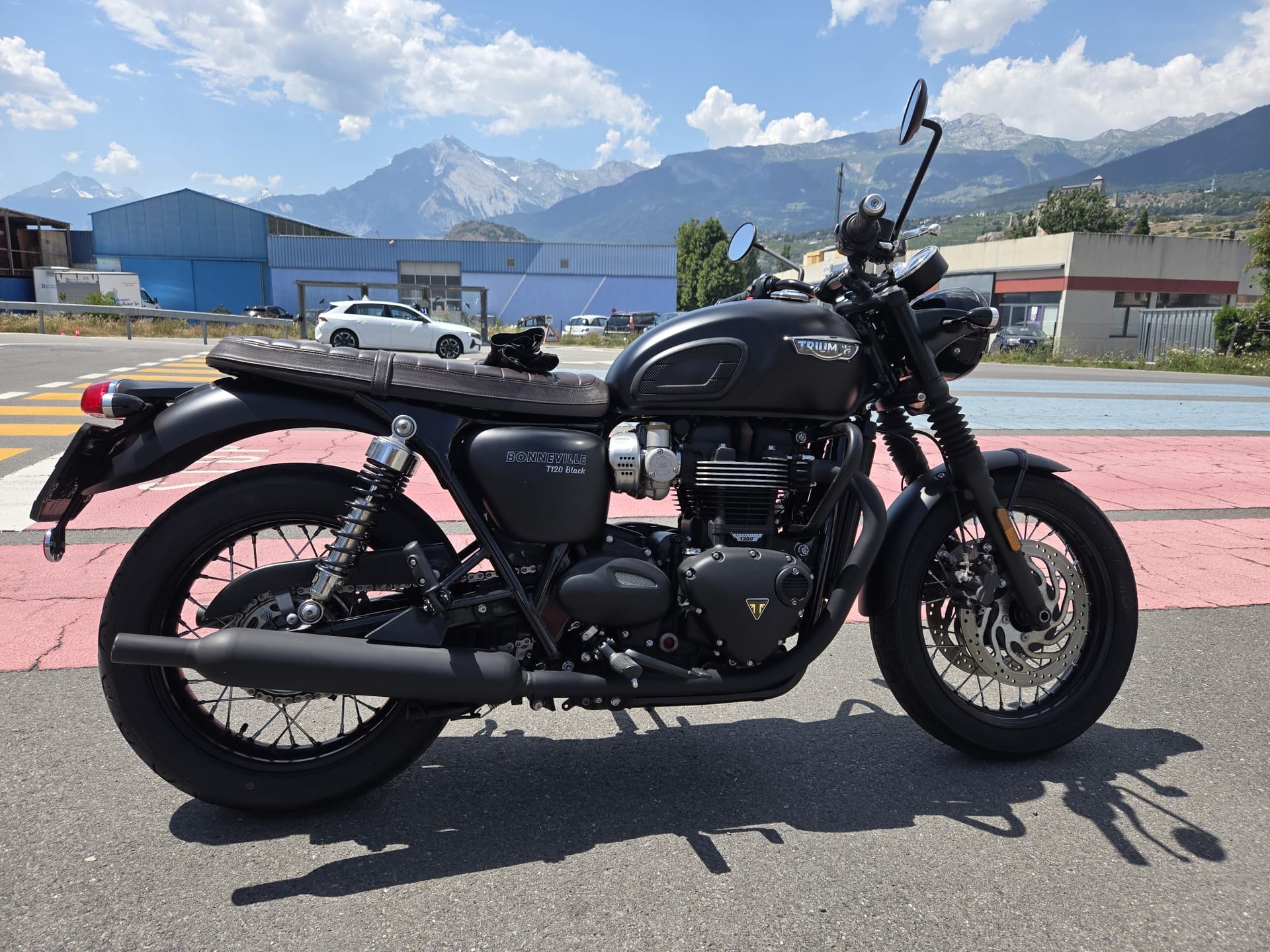 TRIUMPH Bonneville T120 Black-image-1