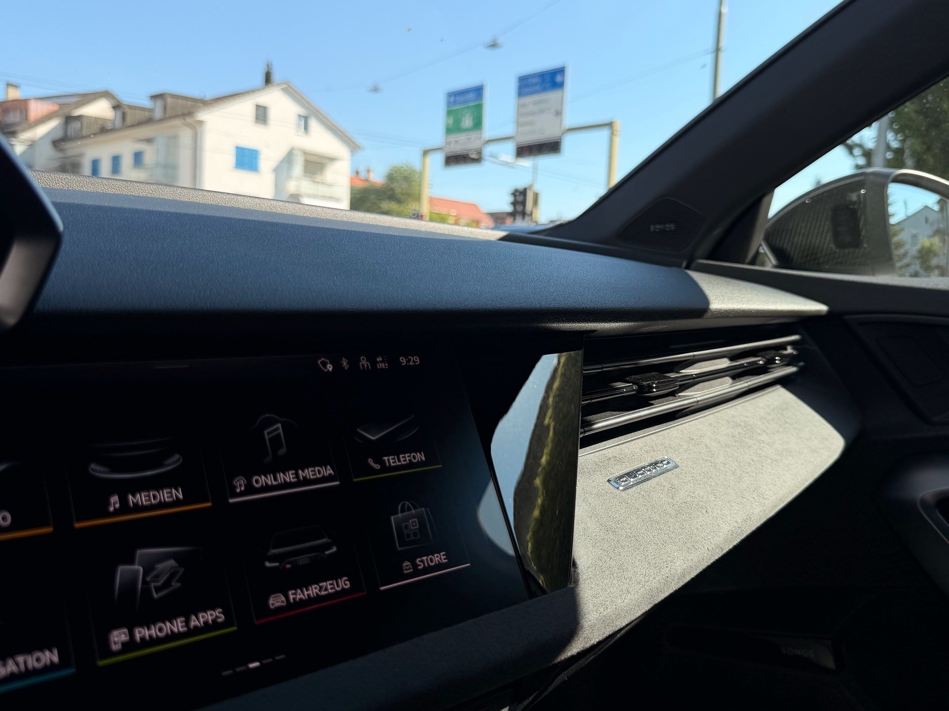 AUDI RS3 SPORTBACK 2.5 400 PS TFSI QUATTRO *** RS-SCHALENSITZE & CARBON EXTERIEUR ***-image-25
