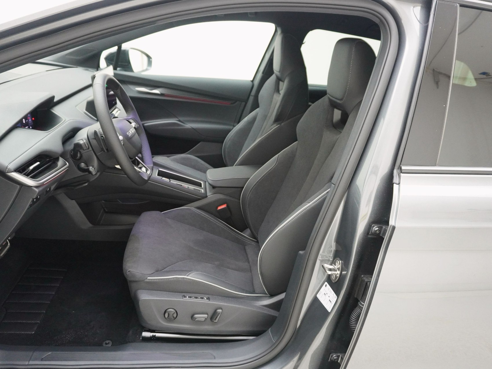 SKODA Enyaq iV 85x SportLine MAXX-image-12