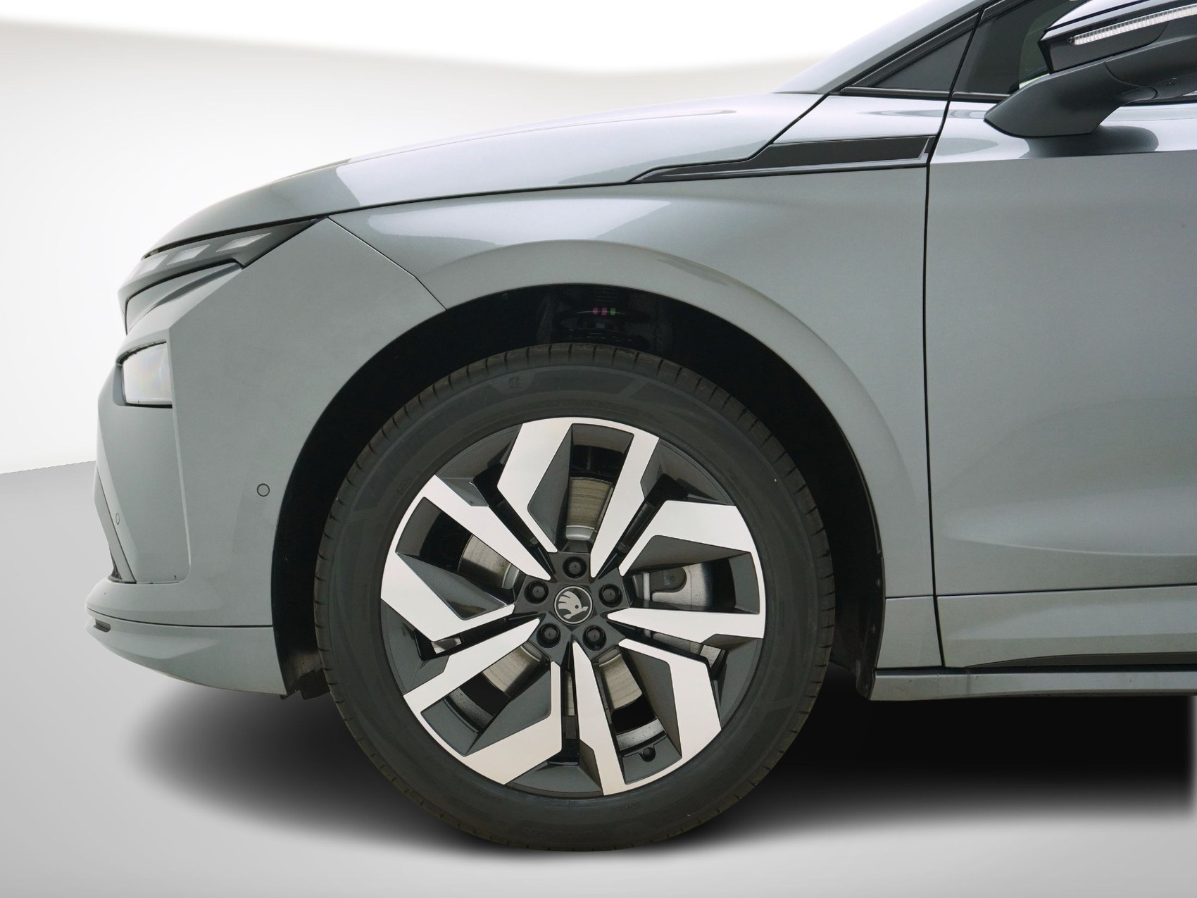 SKODA Enyaq iV 85x SportLine MAXX-image-9
