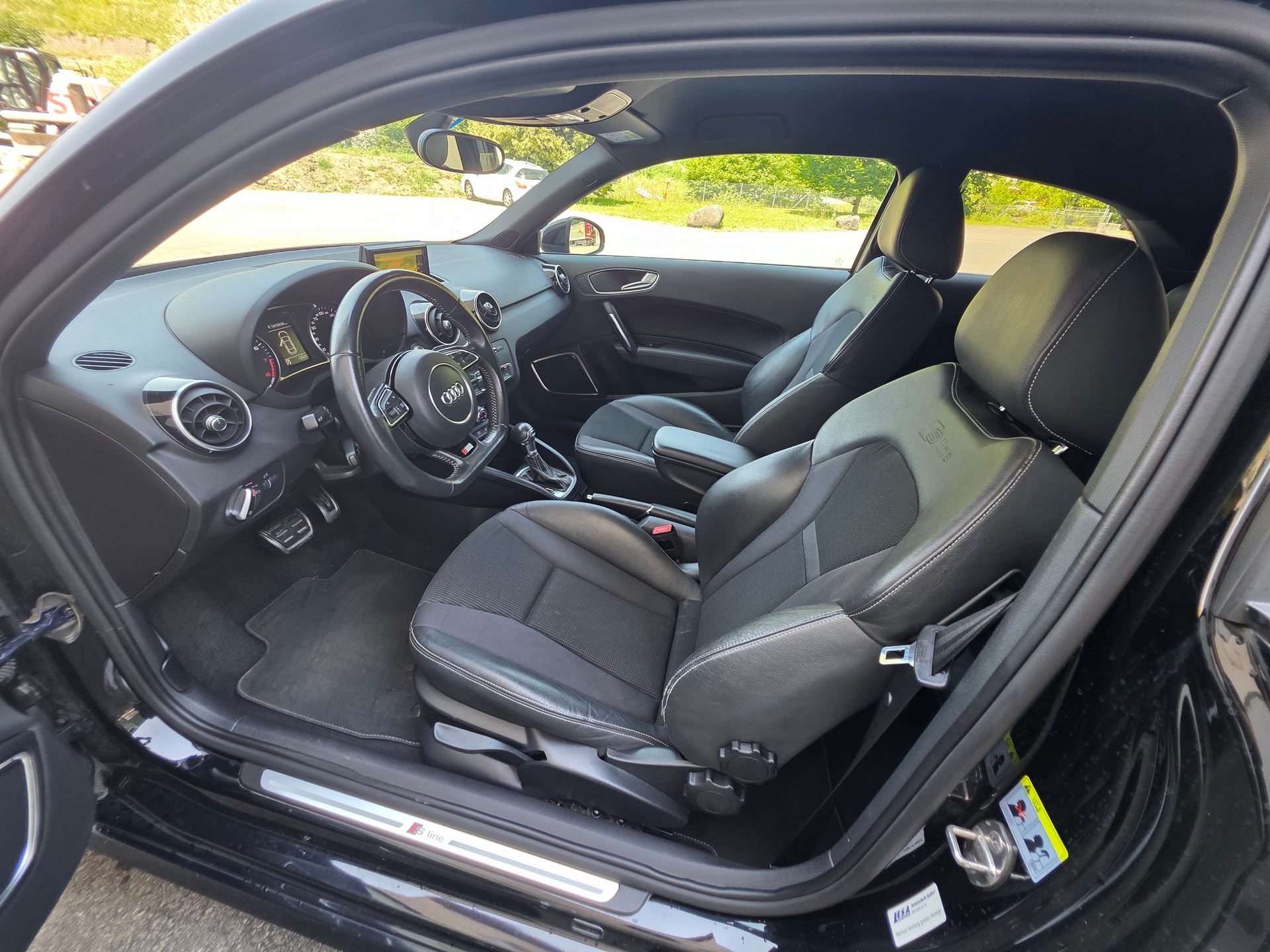 AUDI A1 1.8 TFSI Sport S-tronic-image-18