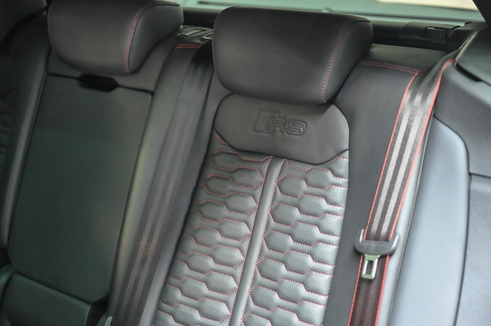 AUDI RS Q8 4.0 V8 TFSI quattro-image-22