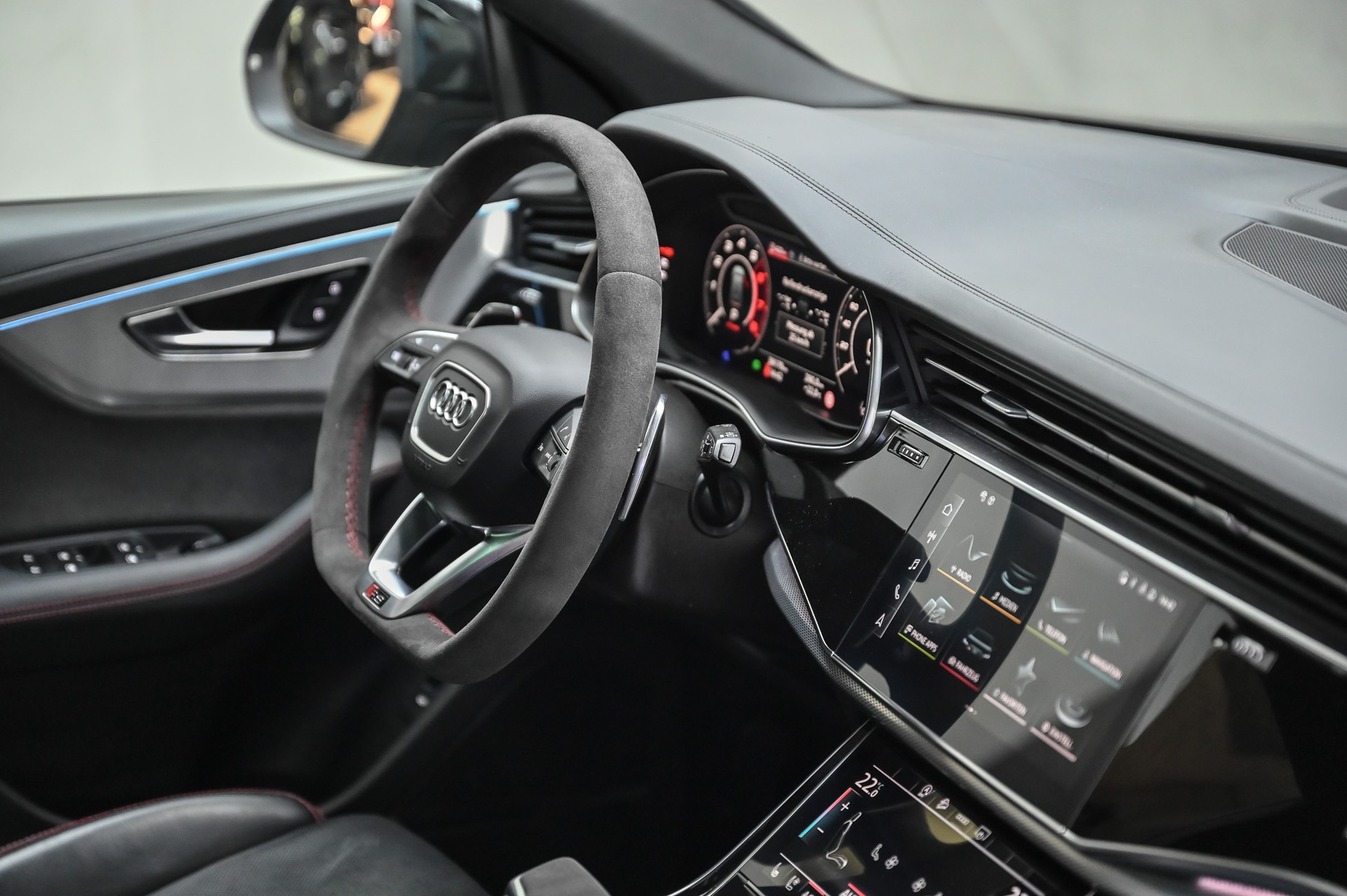 AUDI RS Q8 4.0 V8 TFSI quattro-image-28