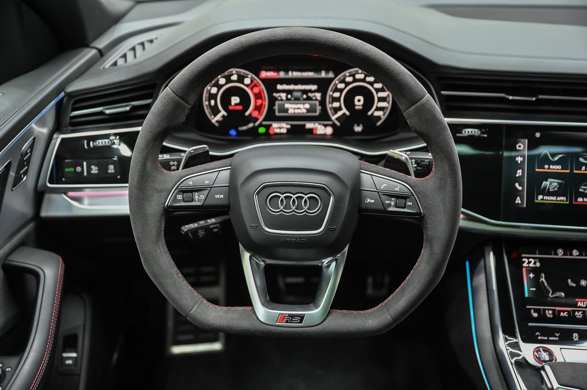 AUDI RS Q8 4.0 V8 TFSI quattro-image-27