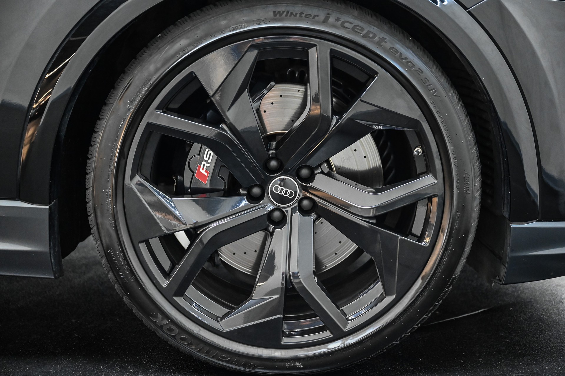 AUDI RS Q8 4.0 V8 TFSI quattro-image-14