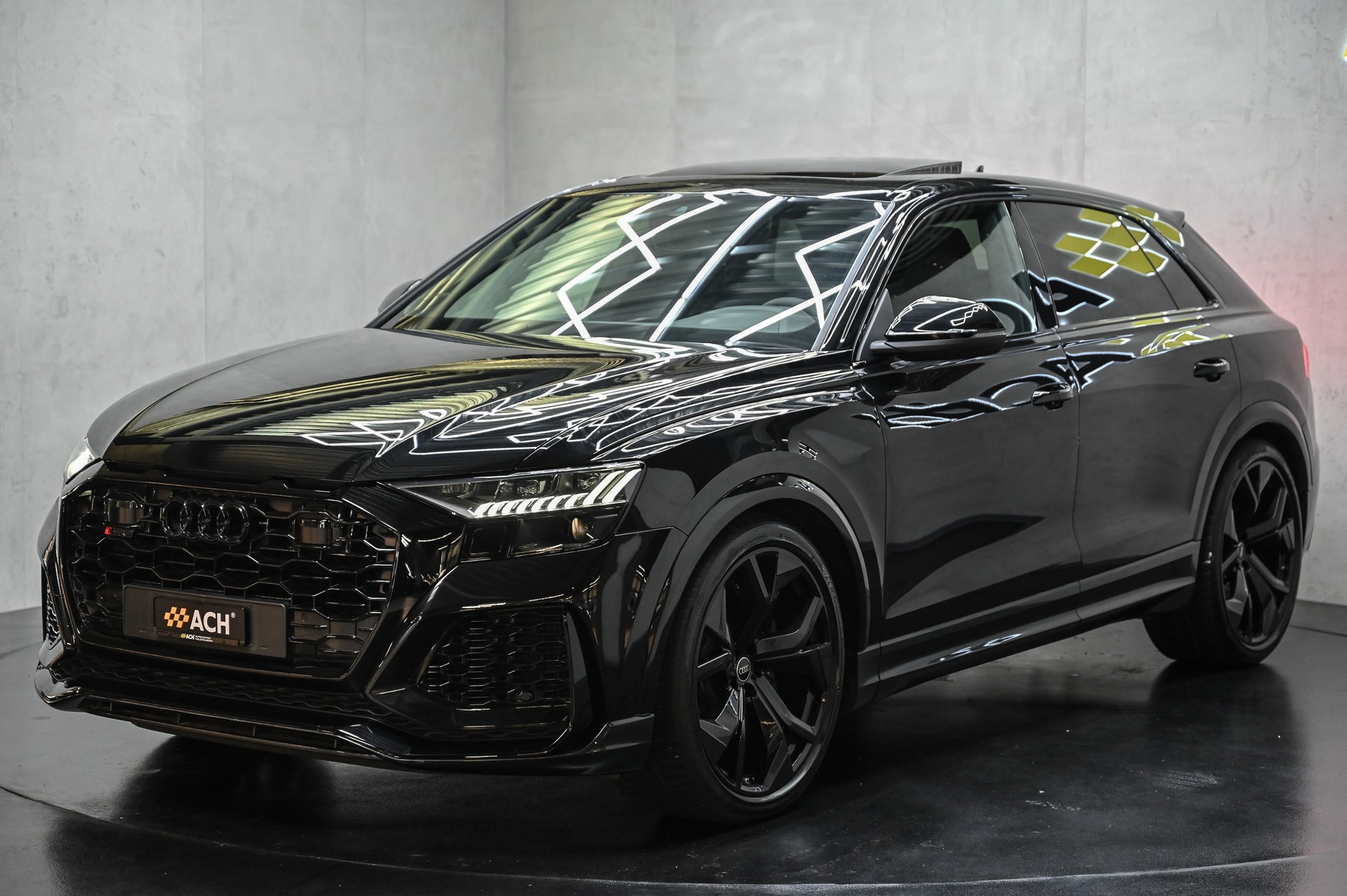 AUDI RS Q8 4.0 V8 TFSI quattro-showroom-element-2