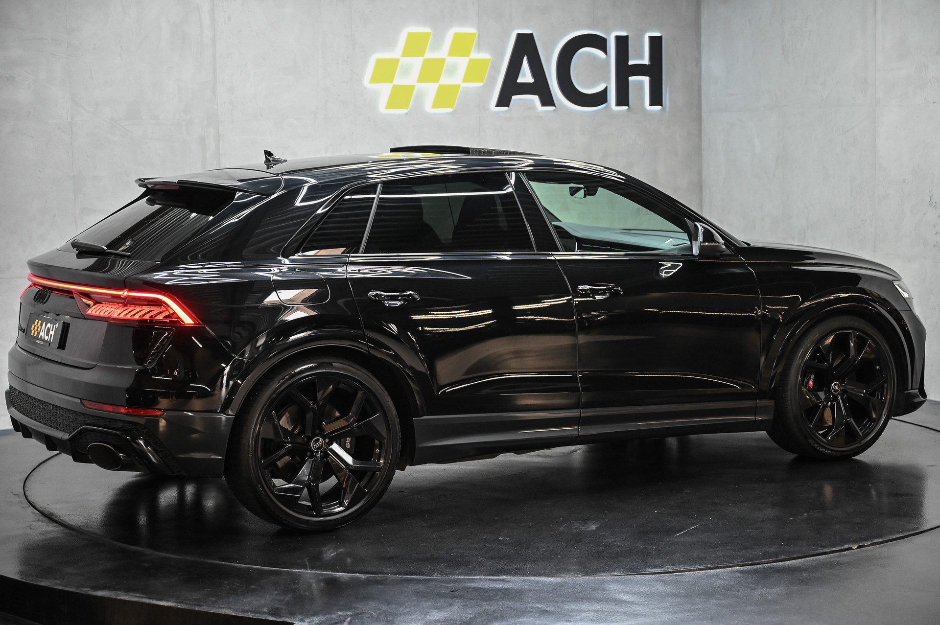 AUDI RS Q8 4.0 V8 TFSI quattro-image-9