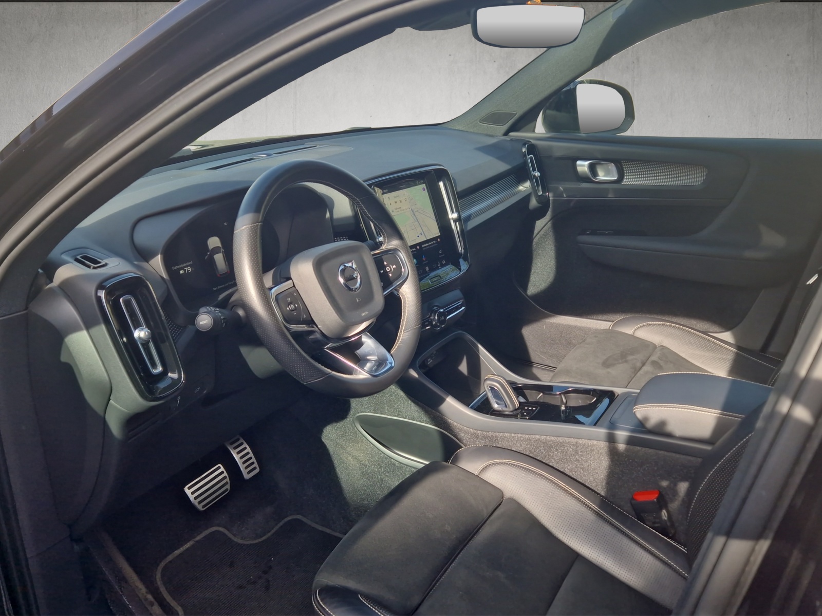VOLVO XC40 P8 R-Design AWD-image-5
