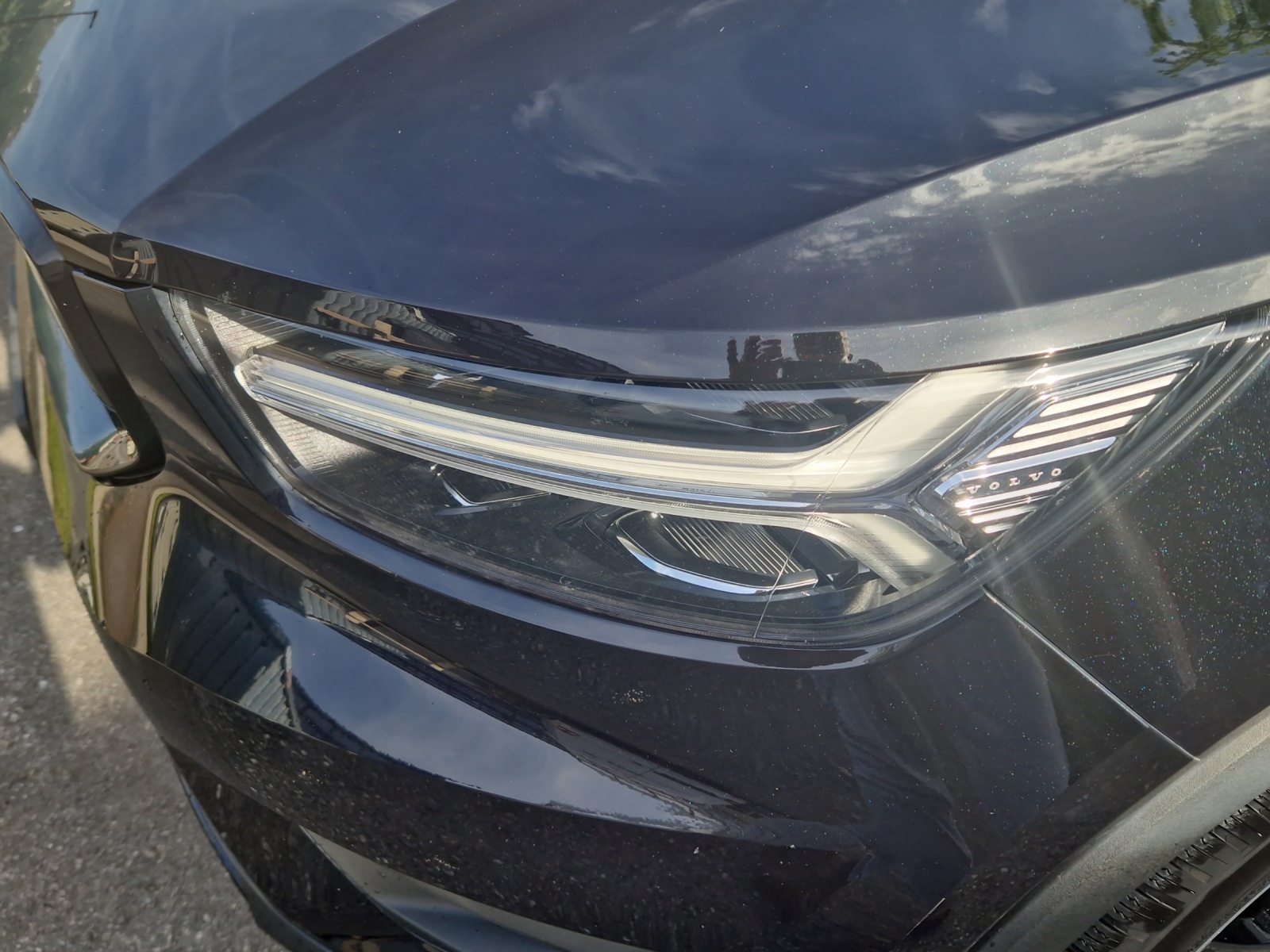 VOLVO XC40 P8 R-Design AWD-image-12