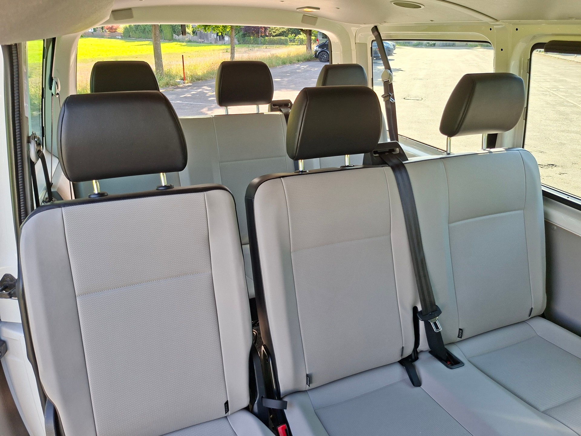 VW 2.0 TDI 150PS DSG 9Plätze-image-9