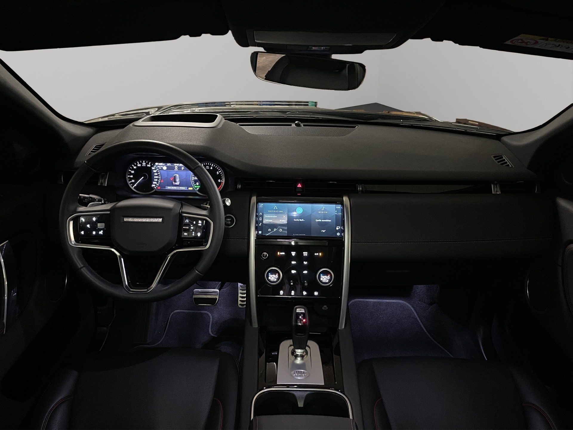 LAND ROVER Discovery Sport 1.5 T 300e R-Dynamic S (Plug-in Hybrid)-image-8