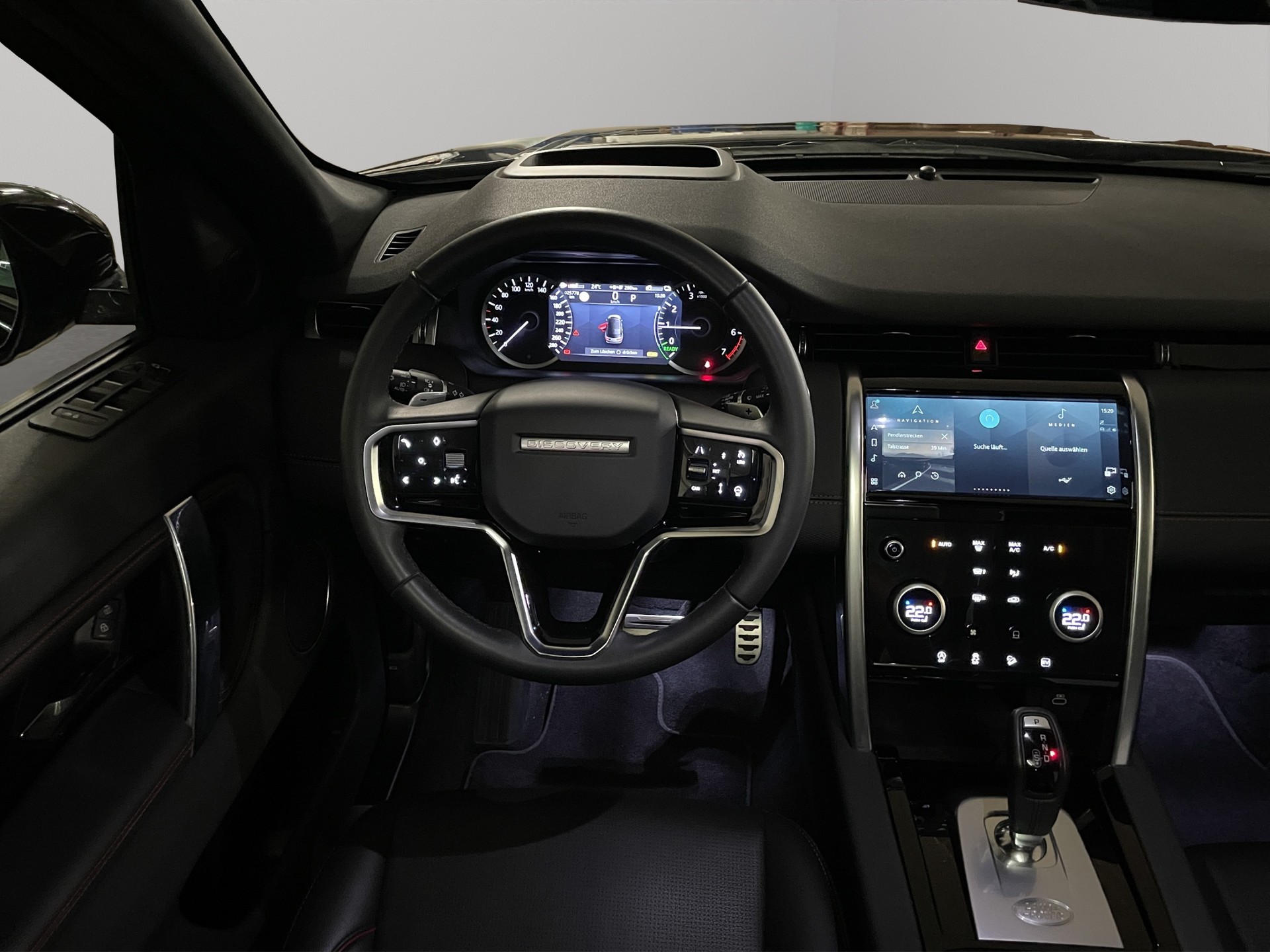 LAND ROVER Discovery Sport 1.5 T 300e R-Dynamic S (Plug-in Hybrid)-image-11