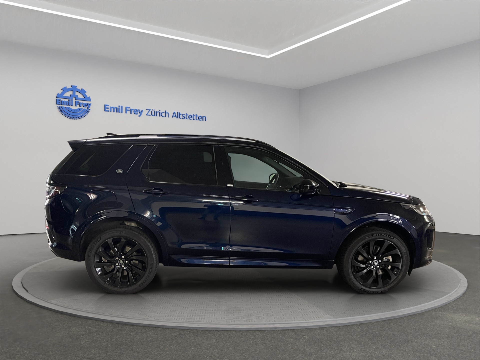 LAND ROVER Discovery Sport 1.5 T 300e R-Dynamic S (Plug-in Hybrid)-image-4
