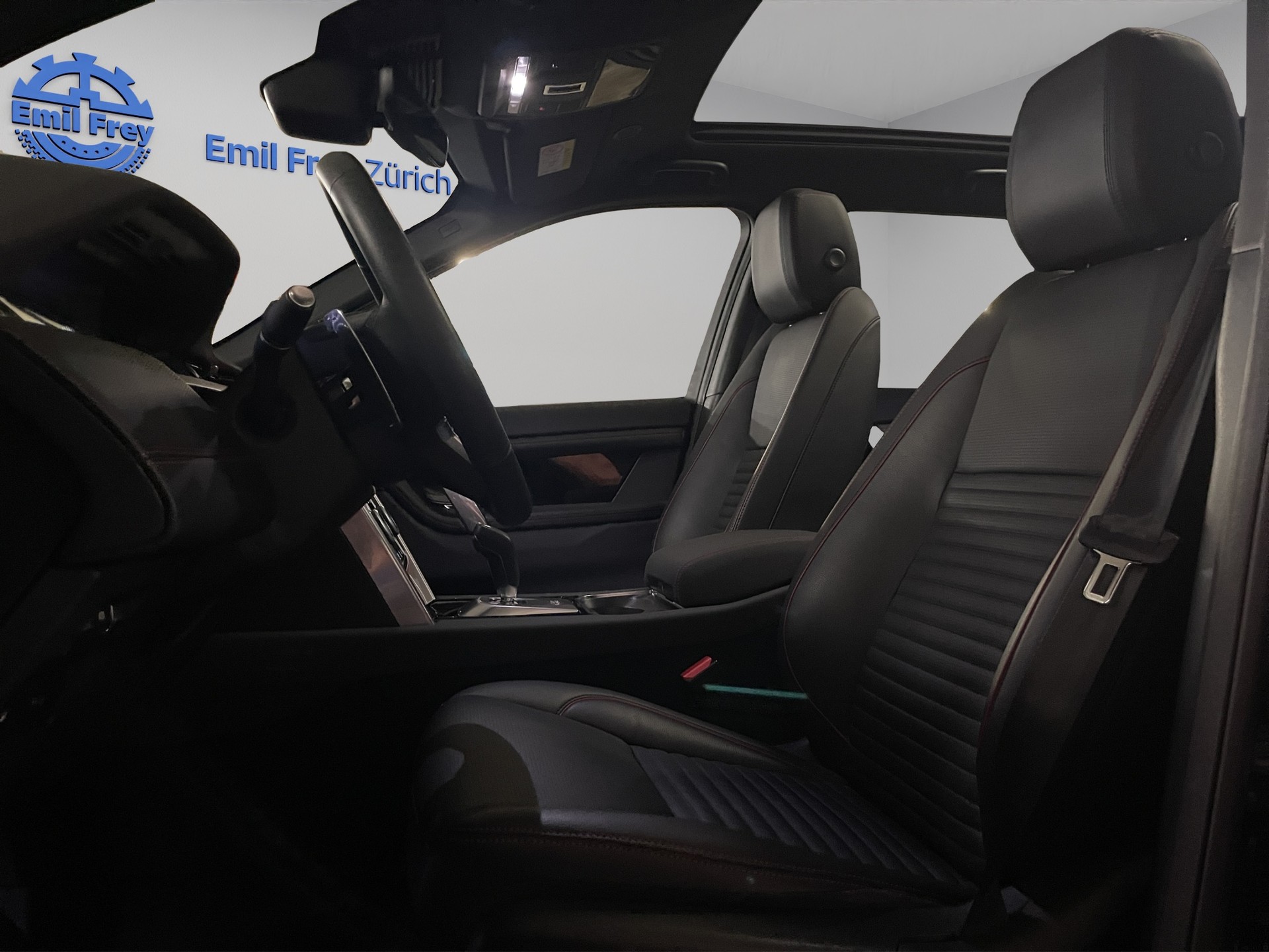 LAND ROVER Discovery Sport 1.5 T 300e R-Dynamic S (Plug-in Hybrid)-image-7