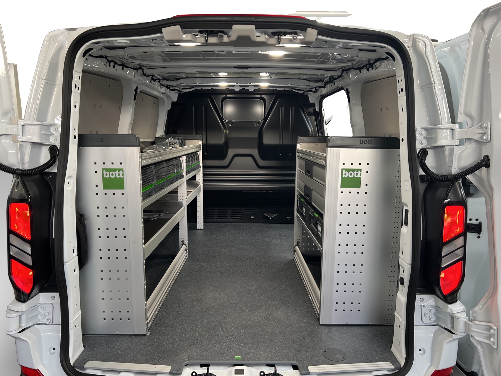 FORD Transit Custom Van 320 L1 2.5 Durat-image-13