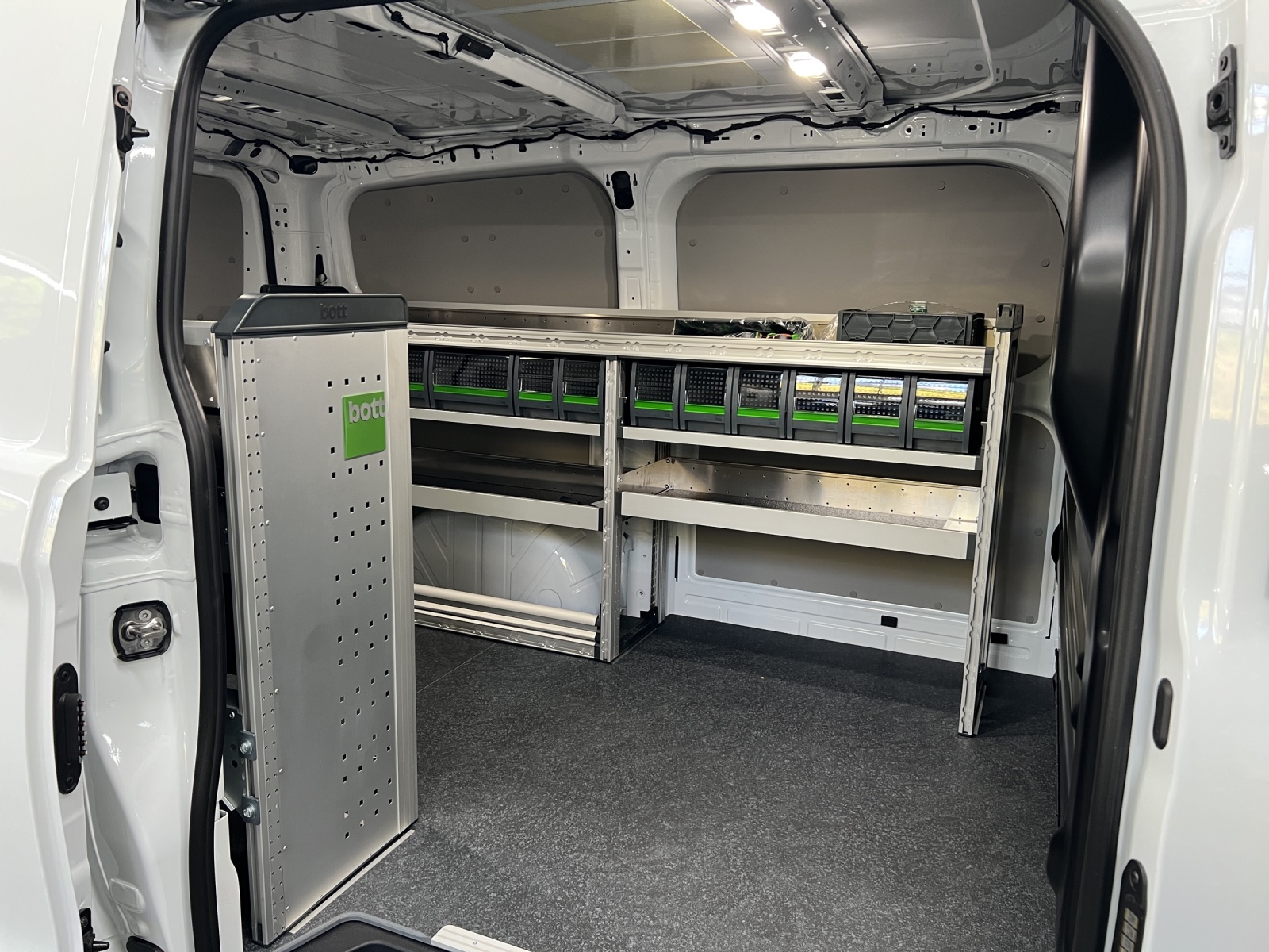 FORD Transit Custom Van 320 L1 2.5 Durat-image-12