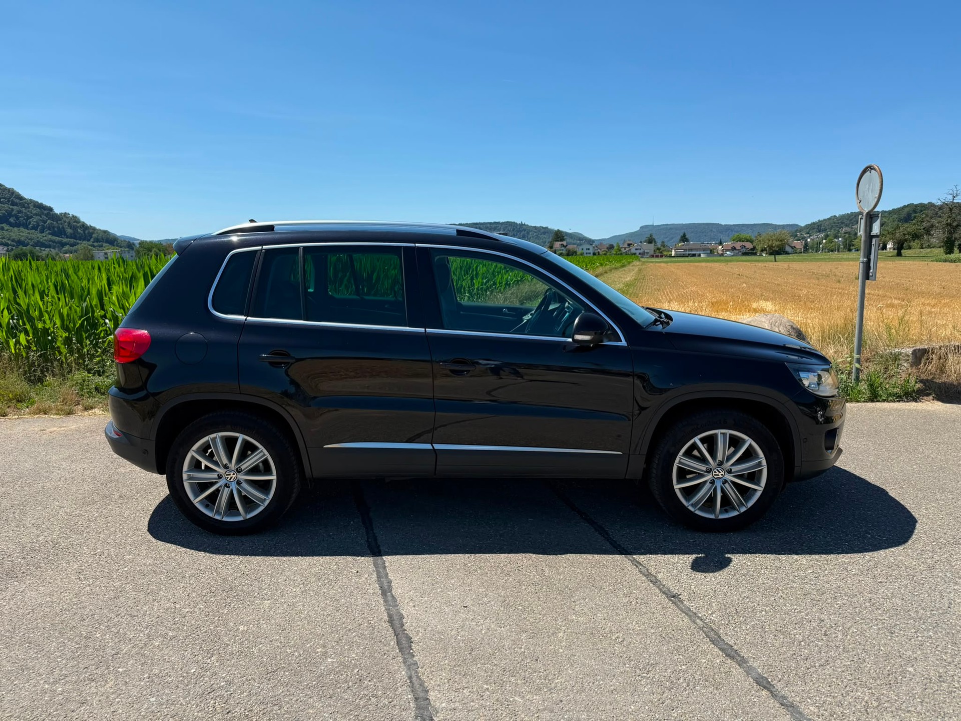 VW Tiguan 2.0 TDI BlueMotion Sport&Style 4Motion-image-5