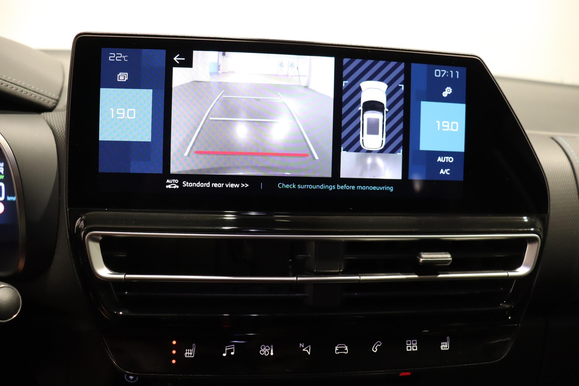 CITROEN C5 Aircross 1.6 Plug-in Hybrid Swiss Edition-image-9