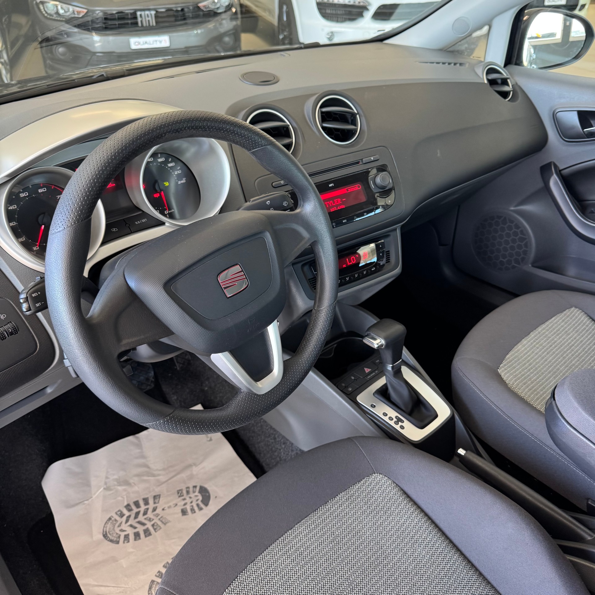SEAT Ibiza 1.6 Style DSG-image-10