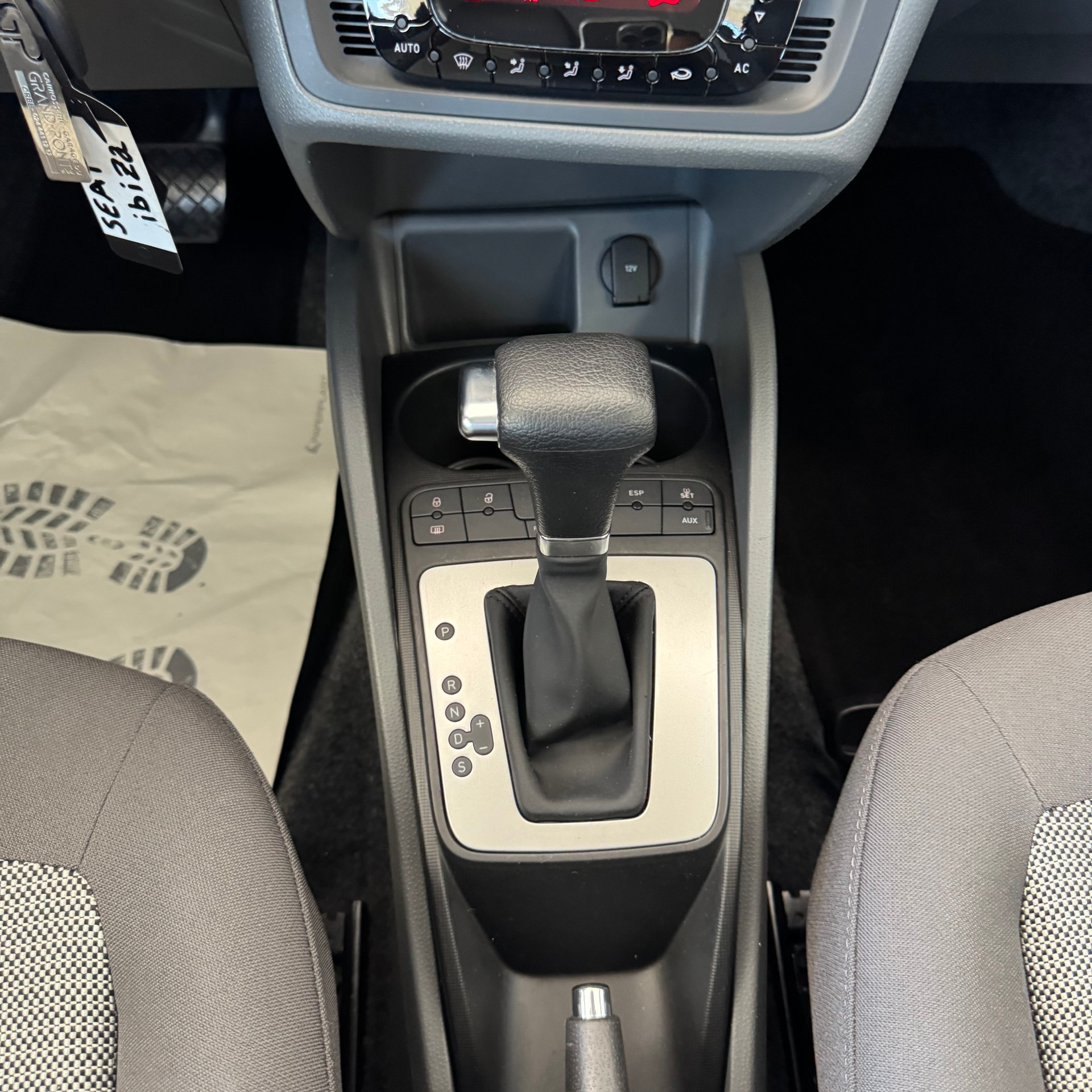 SEAT Ibiza 1.6 Style DSG-image-14