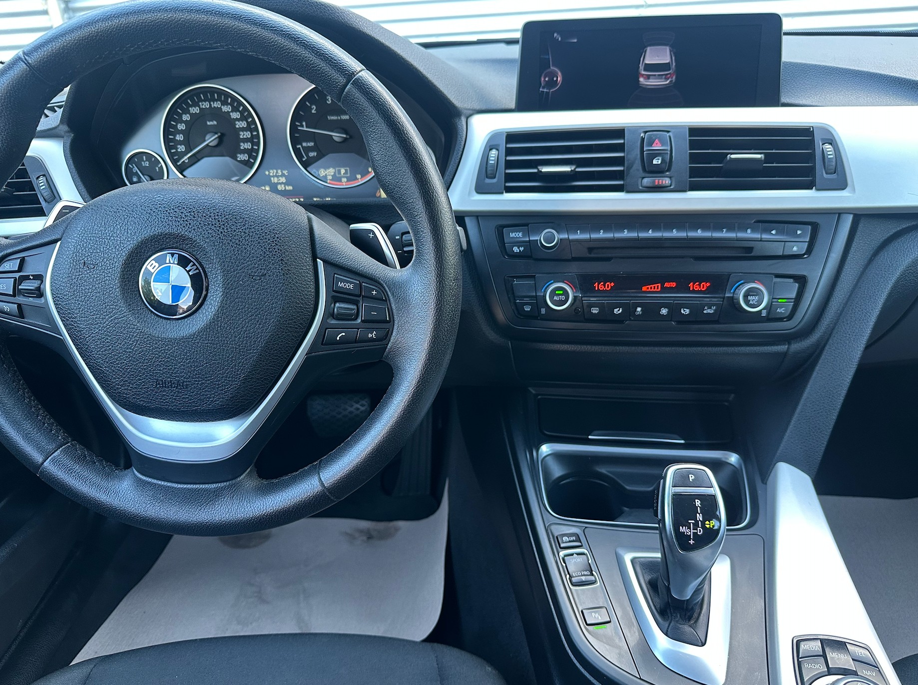 BMW 328i xDrive Touring Luxury Line Steptronic-image-8