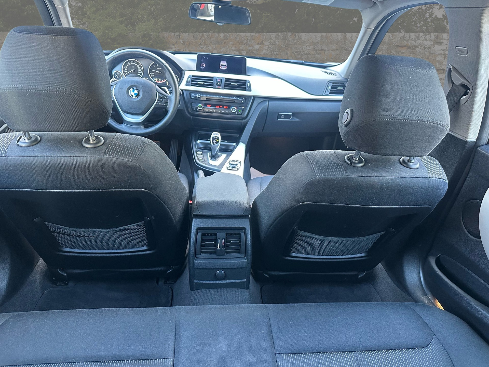 BMW 328i xDrive Touring Luxury Line Steptronic-image-10