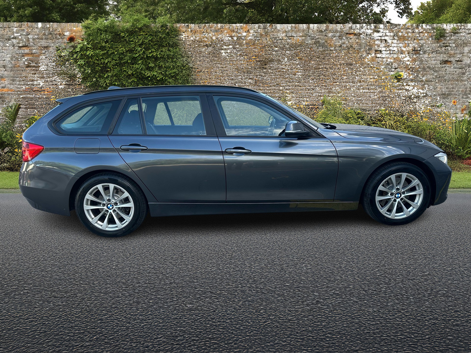 BMW 328i xDrive Touring Luxury Line Steptronic-image-5