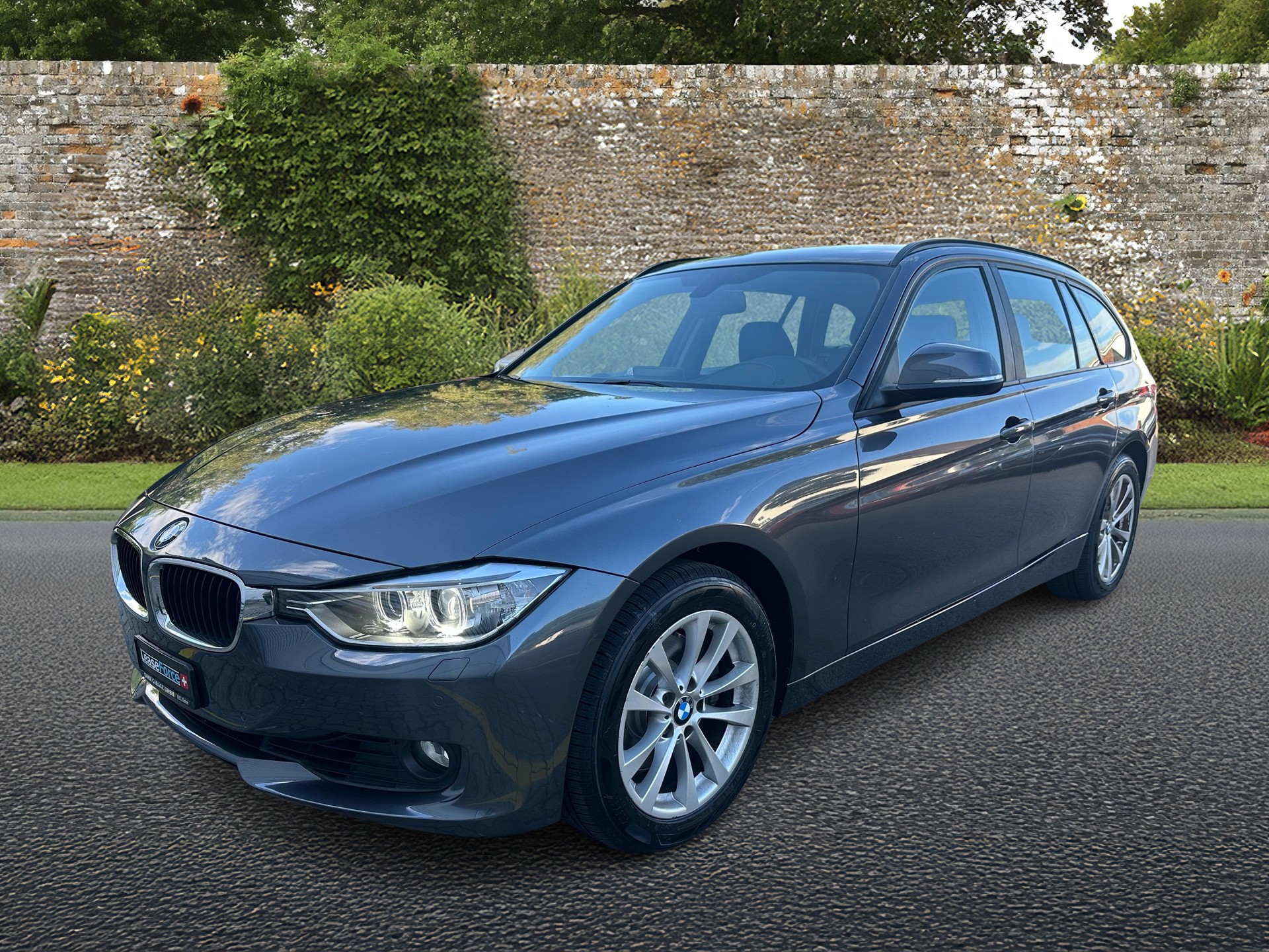 BMW 328i xDrive Touring Luxury Line Steptronic-image-0