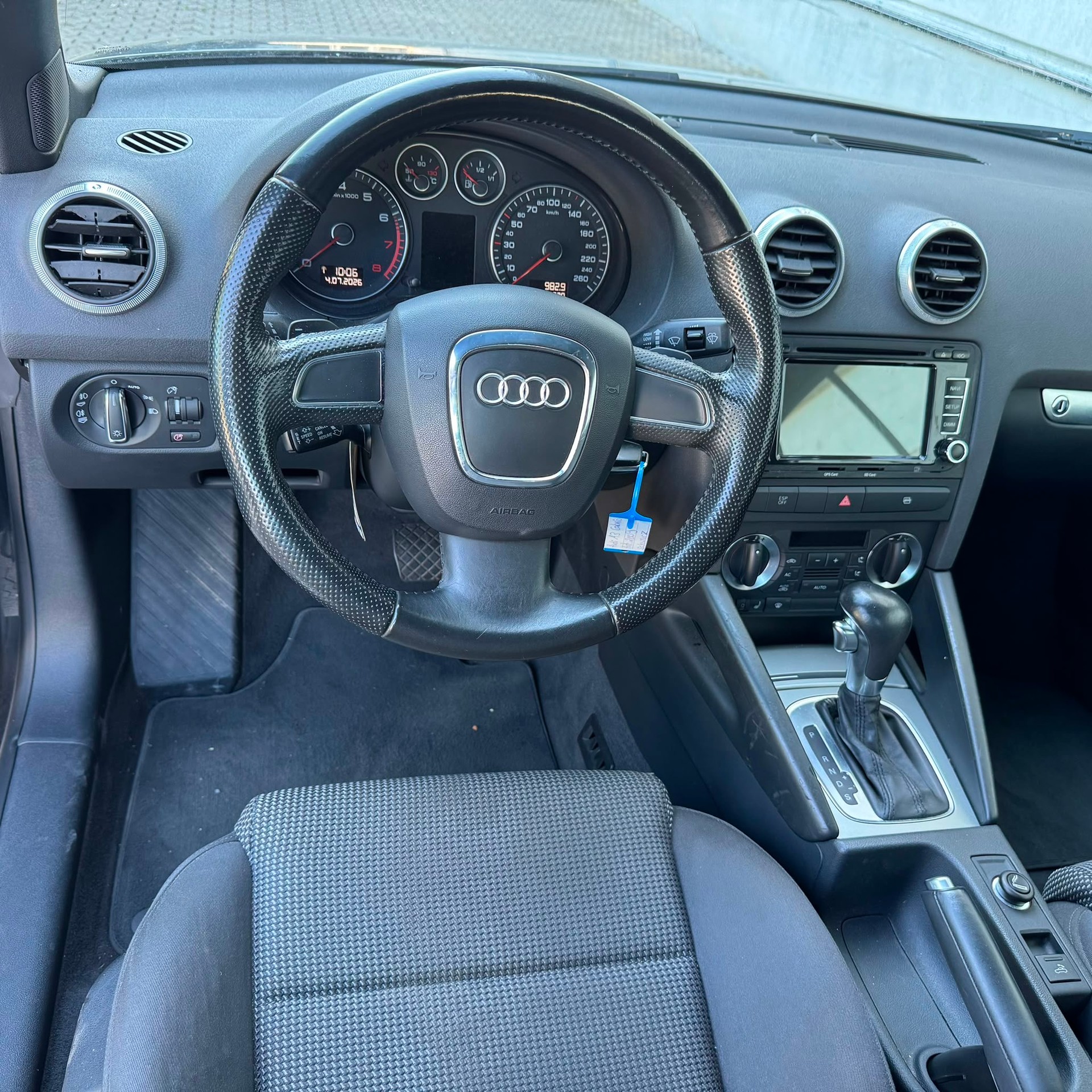 AUDI A3 Cabriolet 1.8 TFSI Sunshine S-tronic-image-8