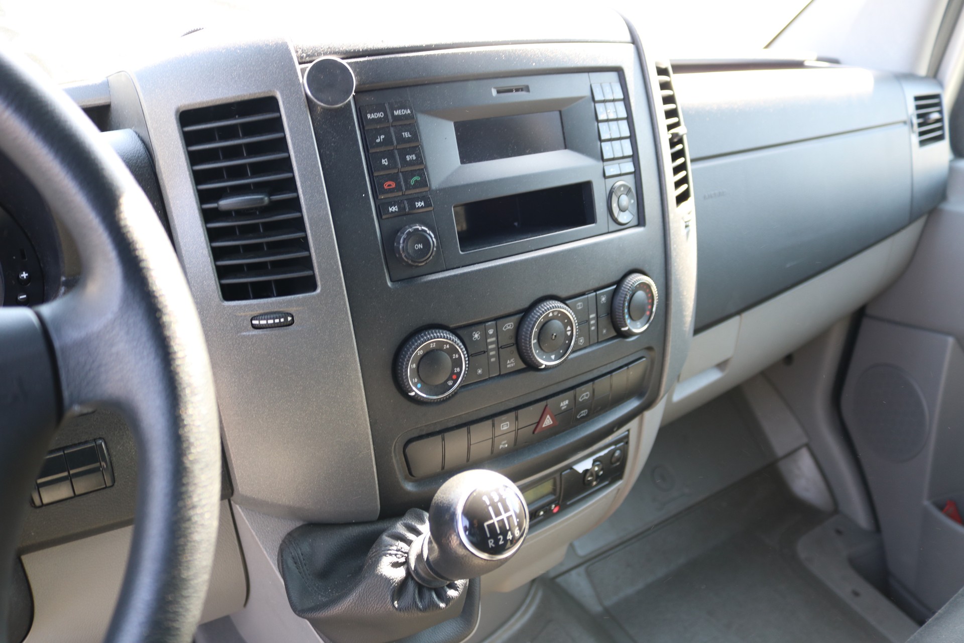 VW Crafter 50 2.0 TDI CR-image-29