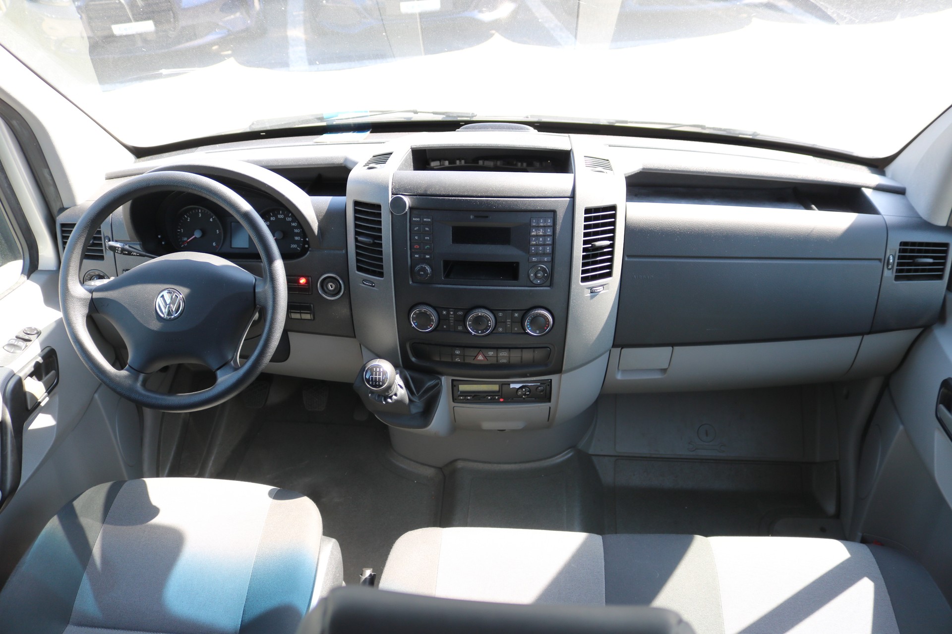 VW Crafter 50 2.0 TDI CR-image-2